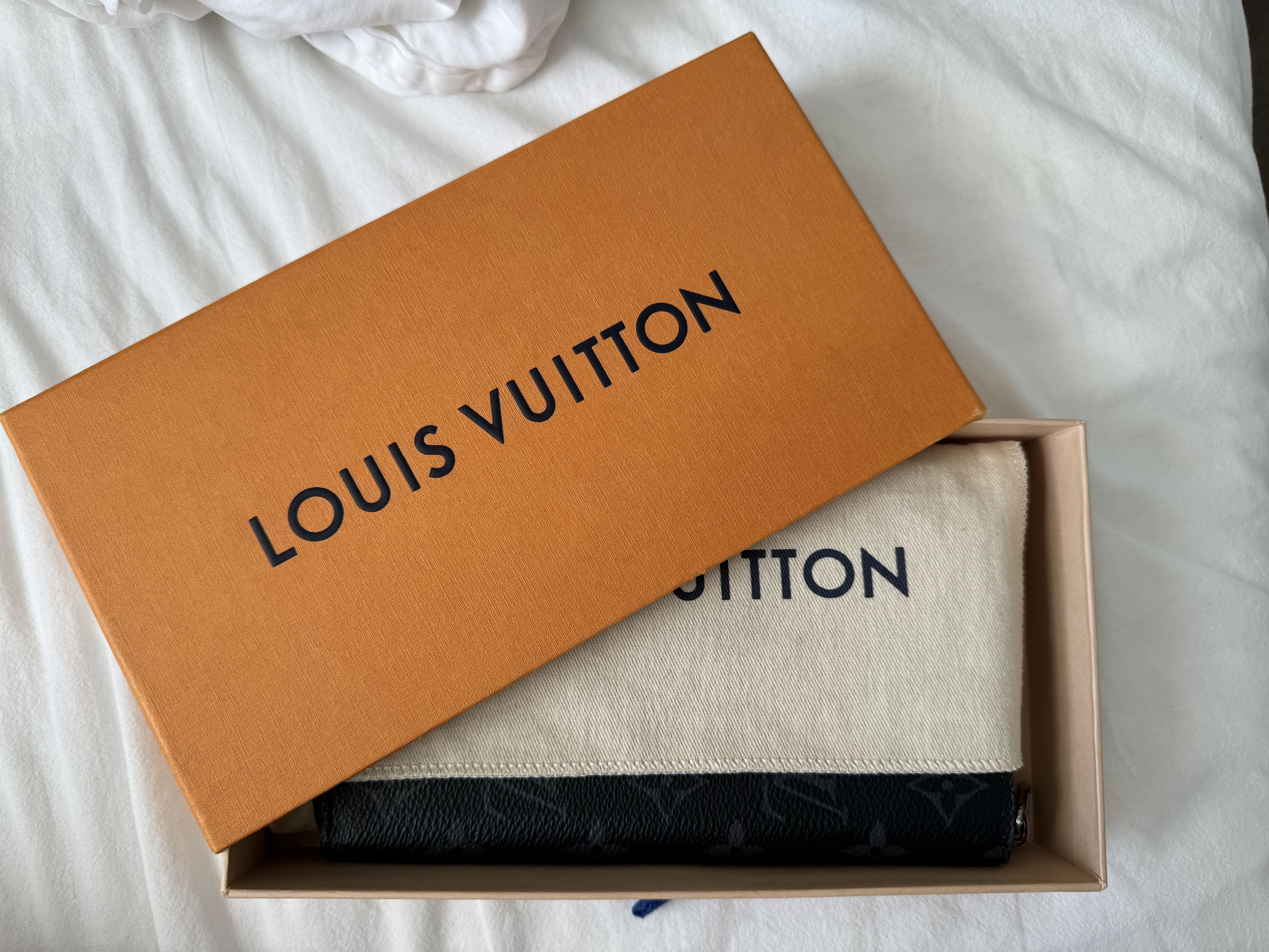 Louis Vuitton Louis Vuitton Zippy Wallet in eclipse monogram Size ONE SIZE - 11 Thumbnail
