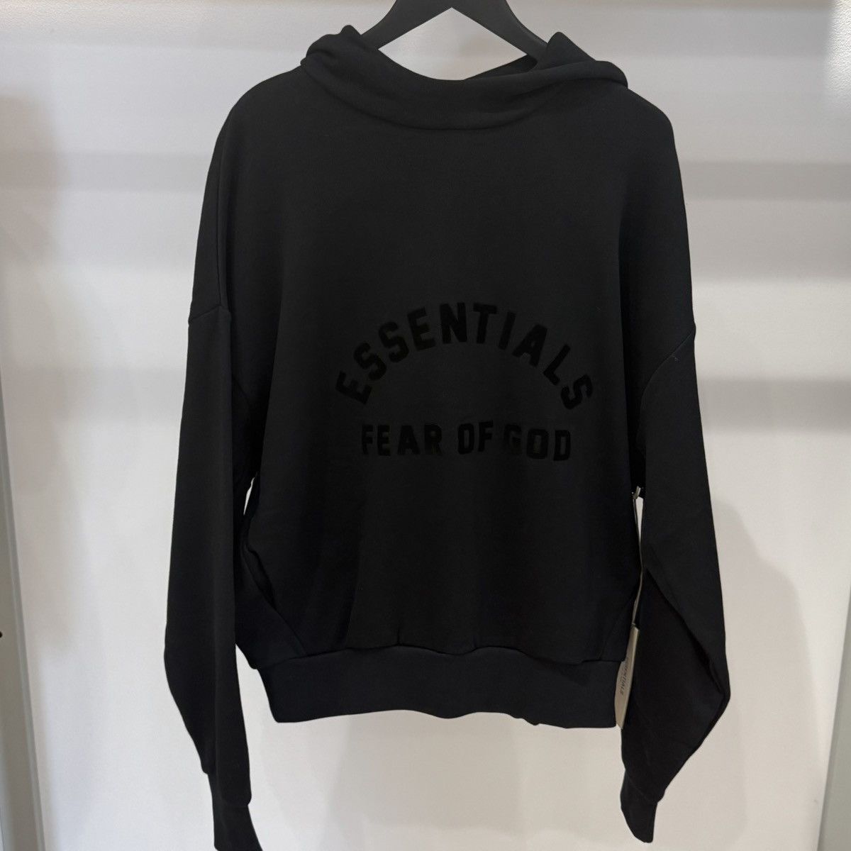 Fear of God Fear of God Essentials Arch Logo Hoodie Jet Black Size US S / EU 44-46 / 1 - 1 Thumbnail