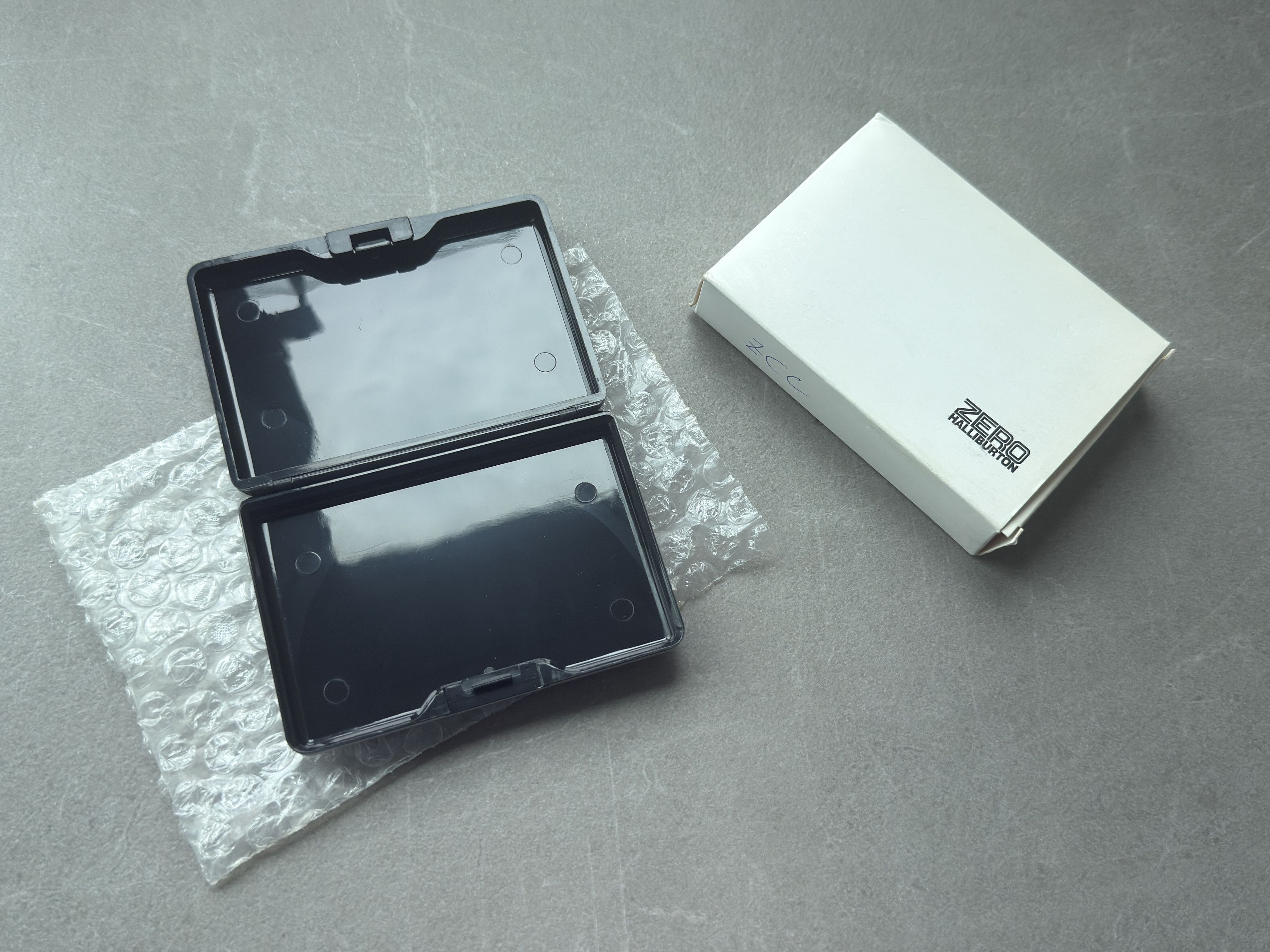 Other Zero Halliburton USA Aluminium Card Holder Cigarette Box Size ONE SIZE - 14 Thumbnail