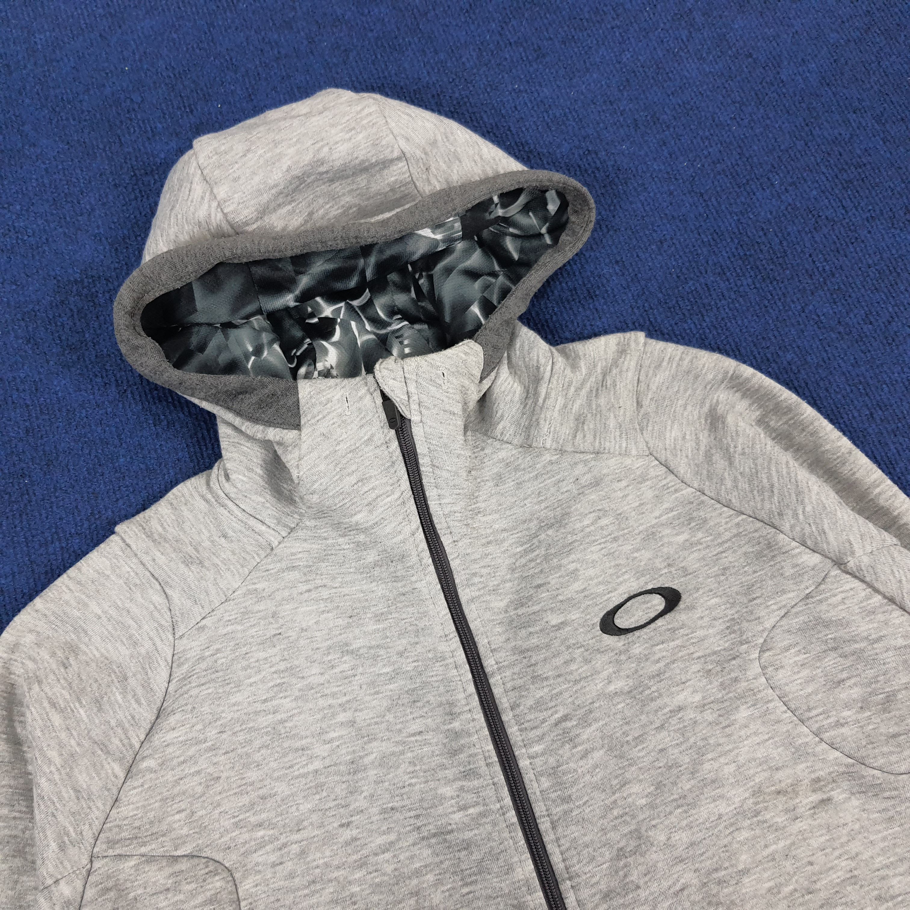 Oakley × Vintage Vintage Oakley Camo Logo Zipper Sweatshirt Hoodie Size US M / EU 48-50 / 2 - 4 Thumbnail