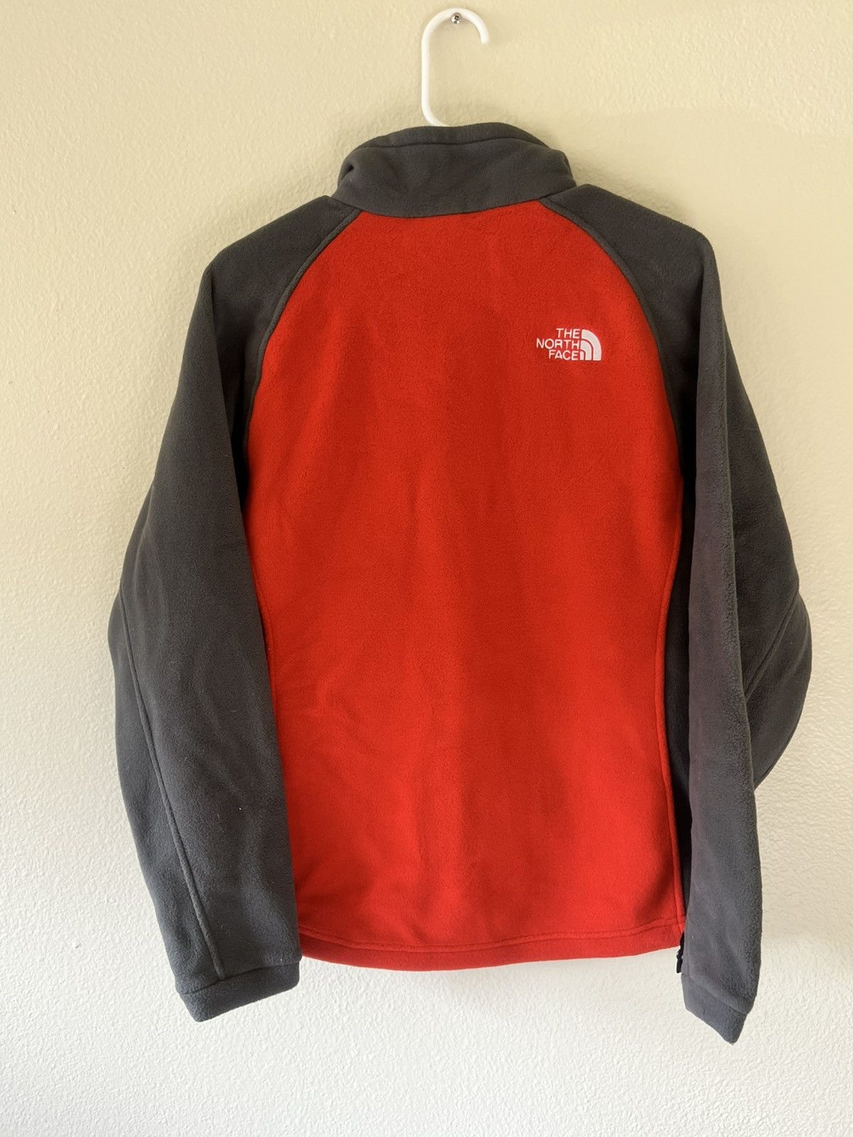 The North Face NWT TheNorthFace Khumbu Fleece Jacket Mens Sm MoltenRed/Gray Size US S / EU 44-46 / 1 - 7 Thumbnail