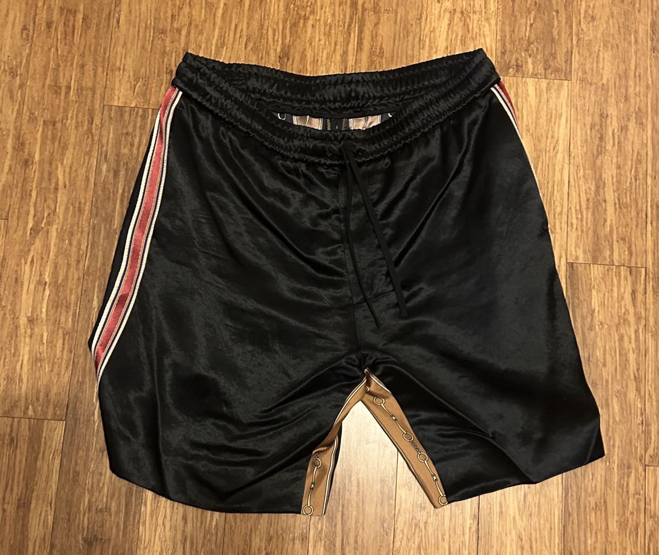 Gucci Gucci Men Chain Link Silk & Acetato Shorts size IT 48 Size US 34 / EU 50 - 2 Thumbnail