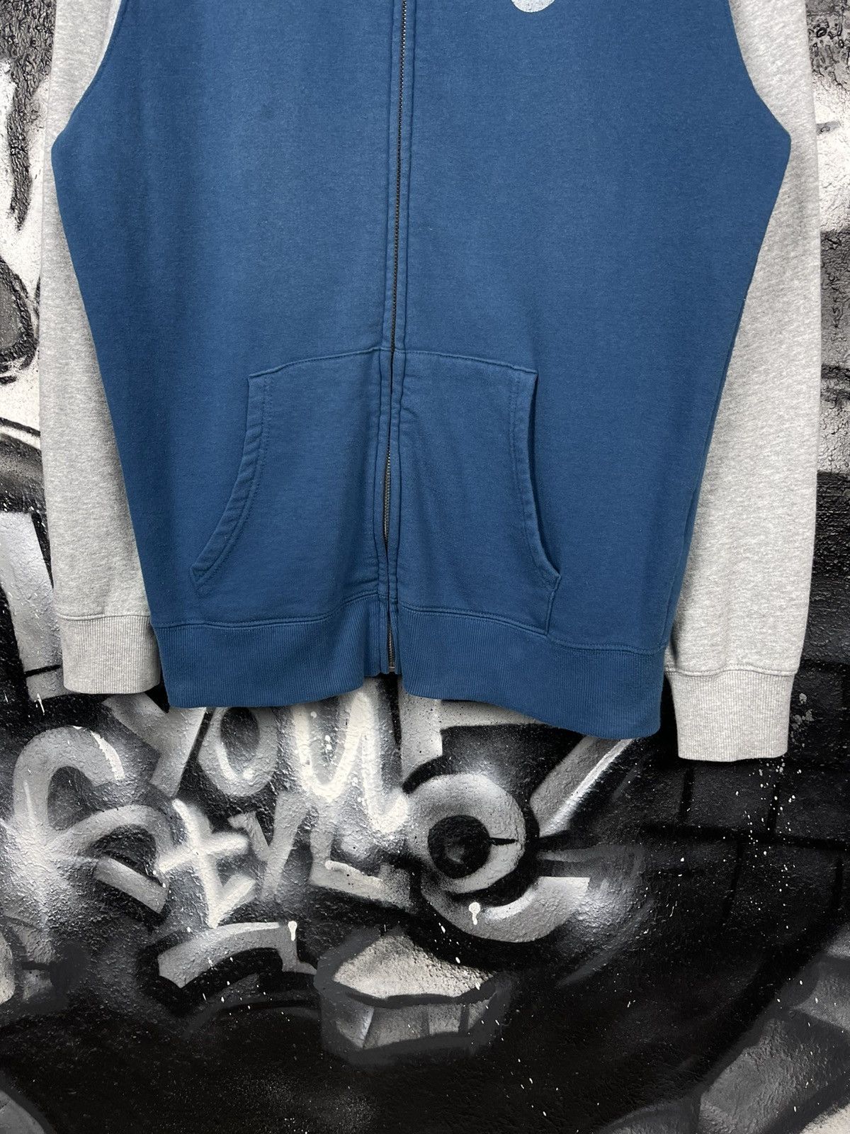 True Religion Y2K True Religion Big Logo Zip Hoodie Men’s Size L Size US L / EU 52-54 / 3 - 6 Thumbnail