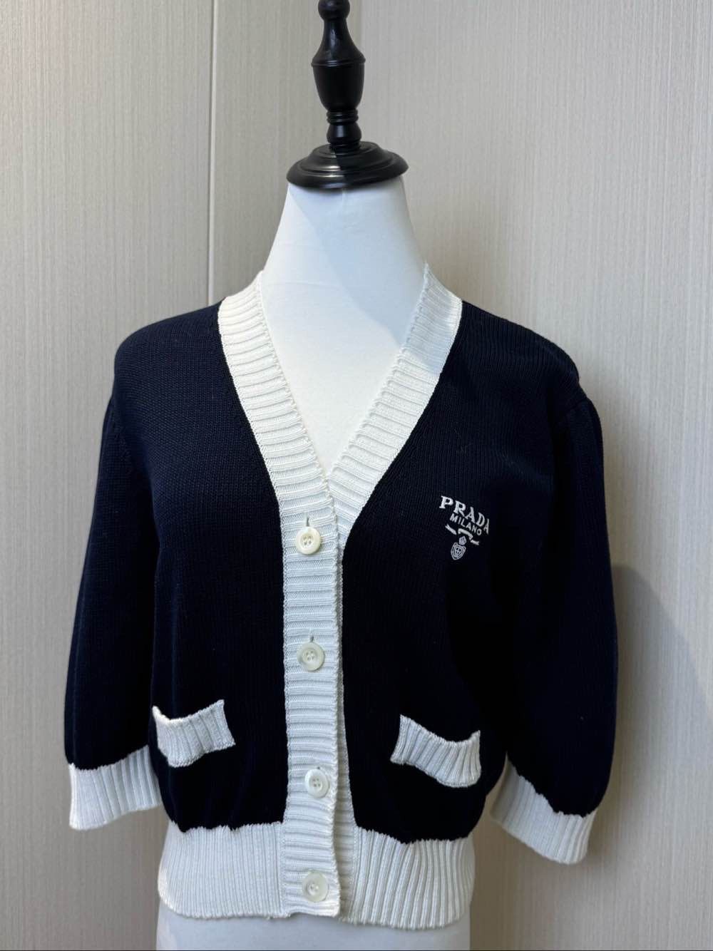 Prada PRADA Logo Embroidery Cardigan Size 40 Size S / US 4 / IT 40 - 1 Thumbnail
