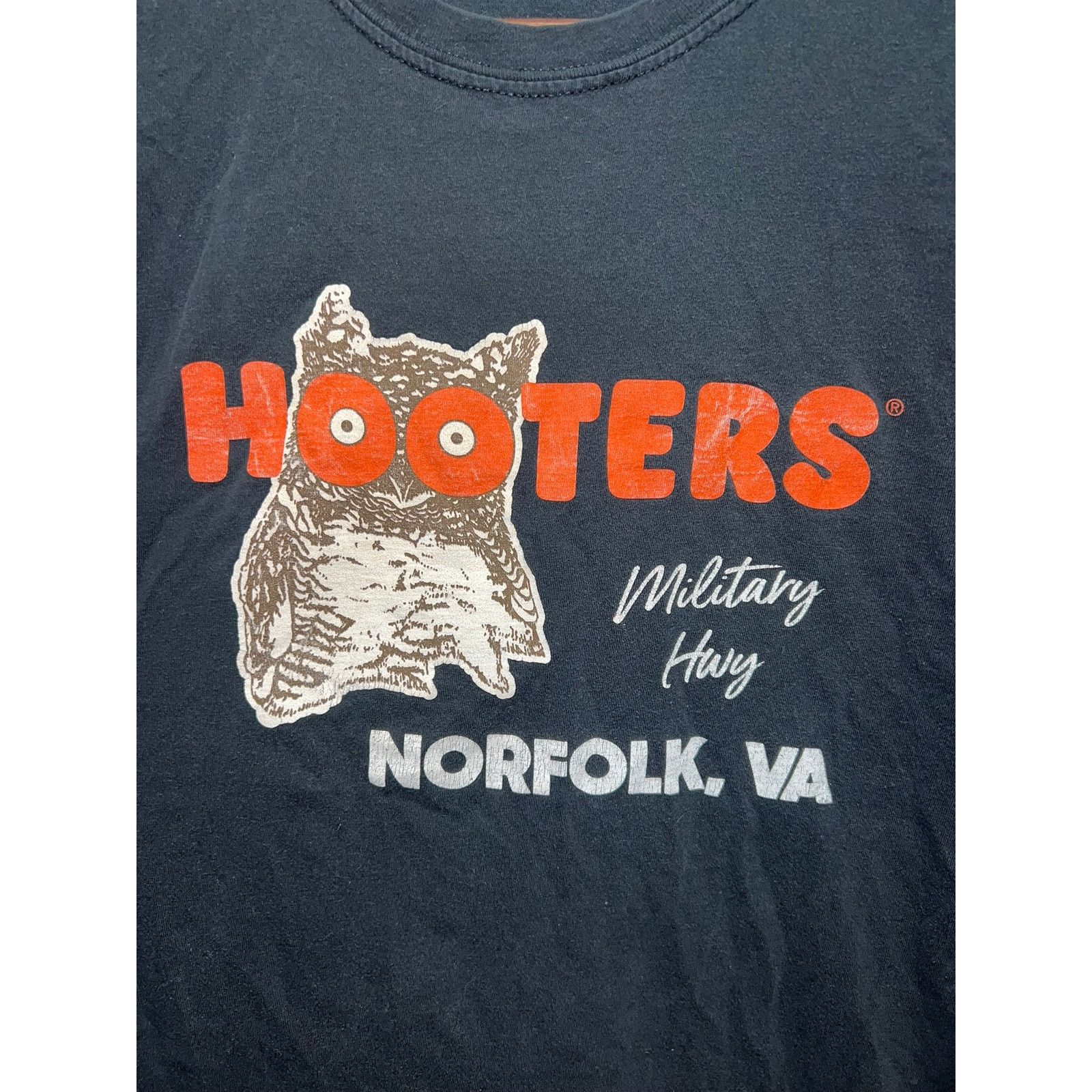 Vintage Vintage Hooters Shirt Military Highway Norfolk Virginia Tee Size US S / EU 44-46 / 1 - 2 Thumbnail