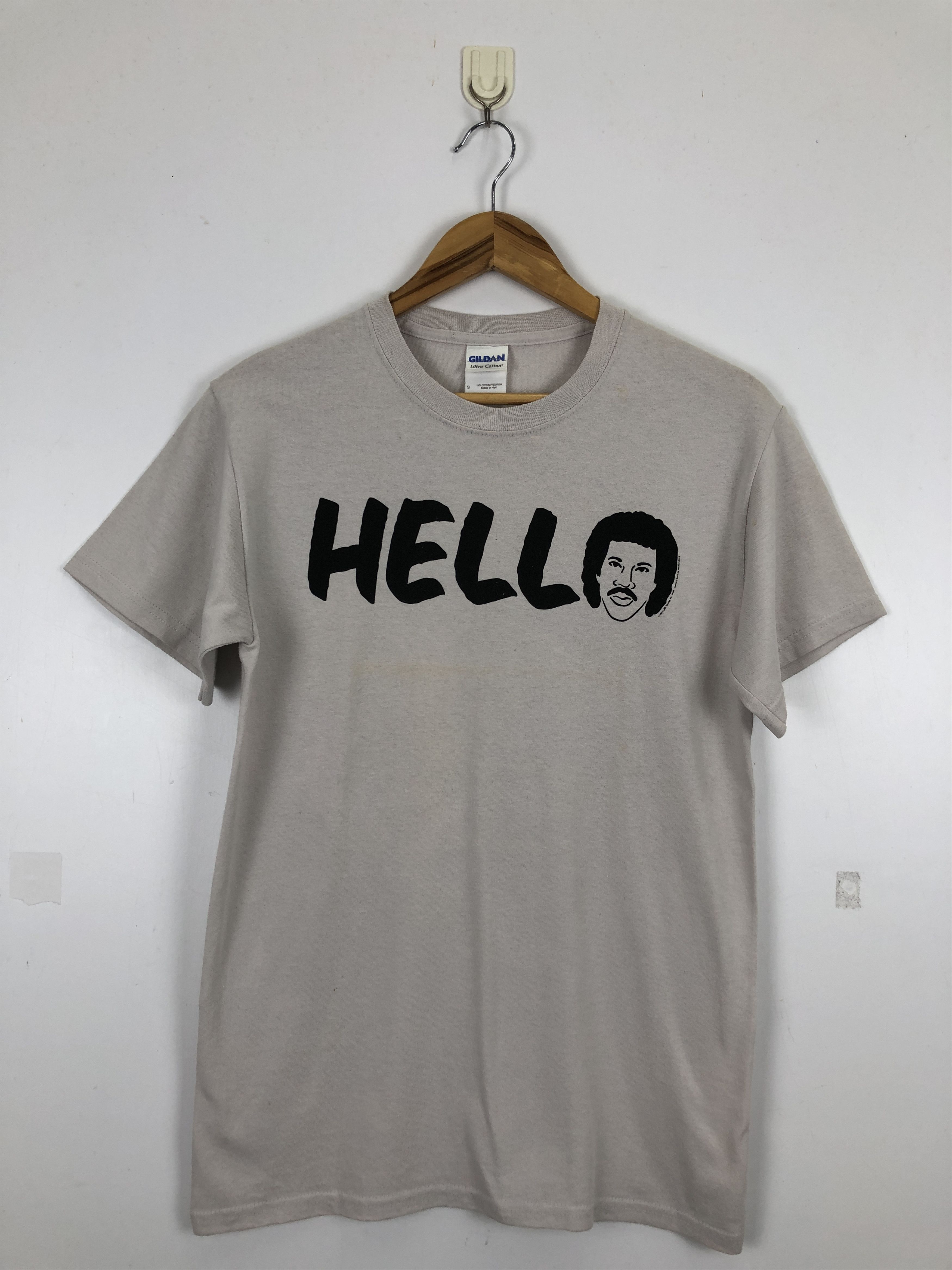 Rockstar Games × Vintage Vintage Lionel Richie Hello Song T Shirt TA0466 Size US S / EU 44-46 / 1 - 1 Thumbnail