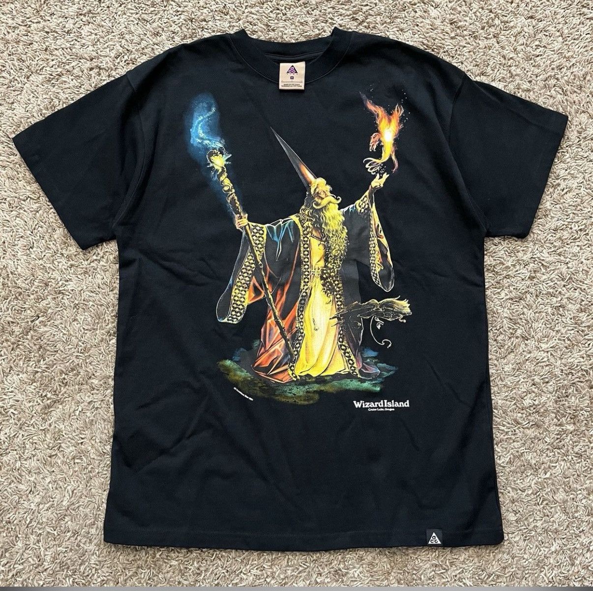 Nike ACG Wizard Island Crater Lake Oregon Tee Shirt Medium