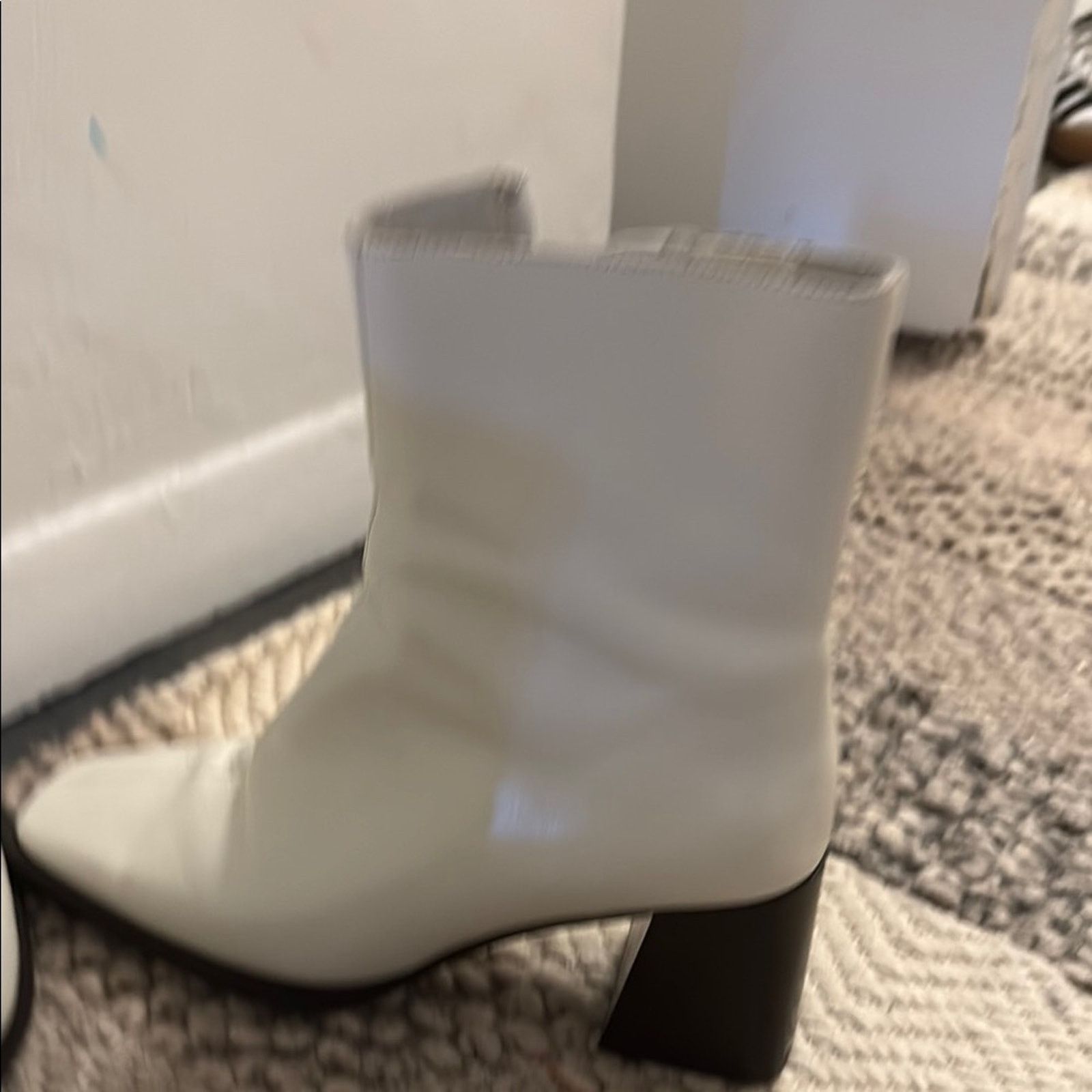 Jeffrey Campbell NWT Jeffrey Campbell White Ankle Boots Size 9 Size US 9 / IT 39 - 9 Thumbnail
