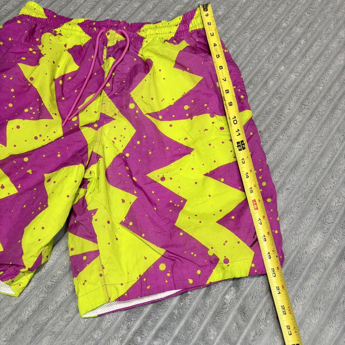 Jordan Brand Nike Air Jordan Jumpman Poolside Shorts (Size Large) Size US 34 / EU 50 - 5 Thumbnail