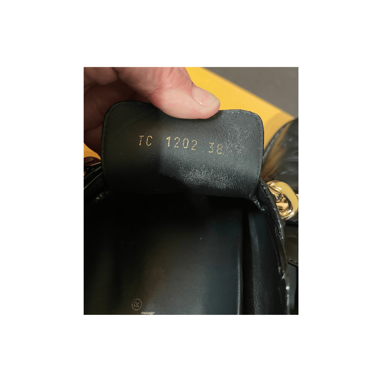 Louis Vuitton Louis Vuitton Cosy Flat Comfort Clogs - Leather - Size 38 Size US 7 / IT 37 - 8 Thumbnail
