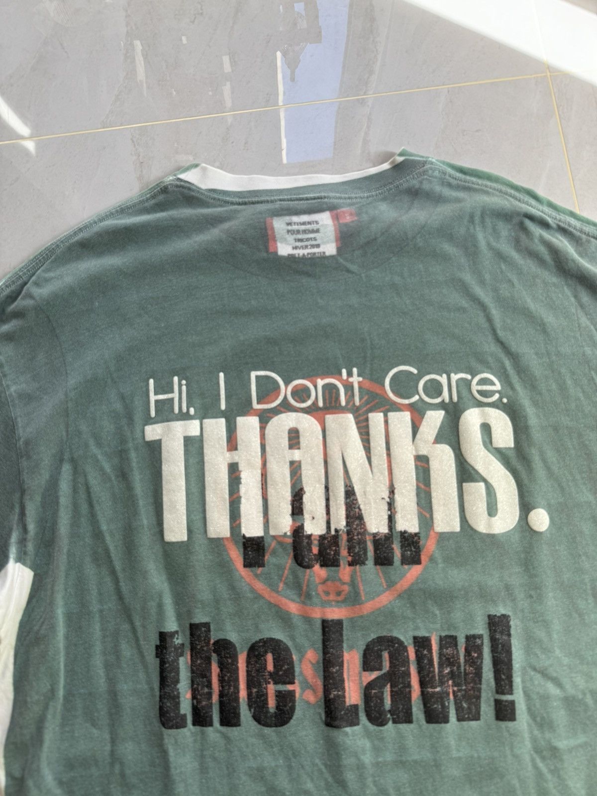Vetements Vetements AW18 Loeil Hug Me tshirt Sz. S Size US S / EU 44-46 / 1 - 3 Thumbnail