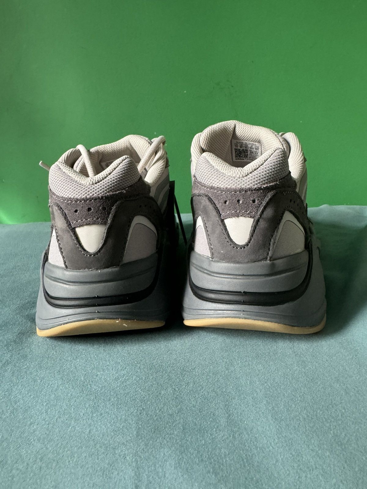 Adidas Adidas Yeezy 700 V2 Tephra 2019 Size US 11 / EU 44 - 5 Thumbnail