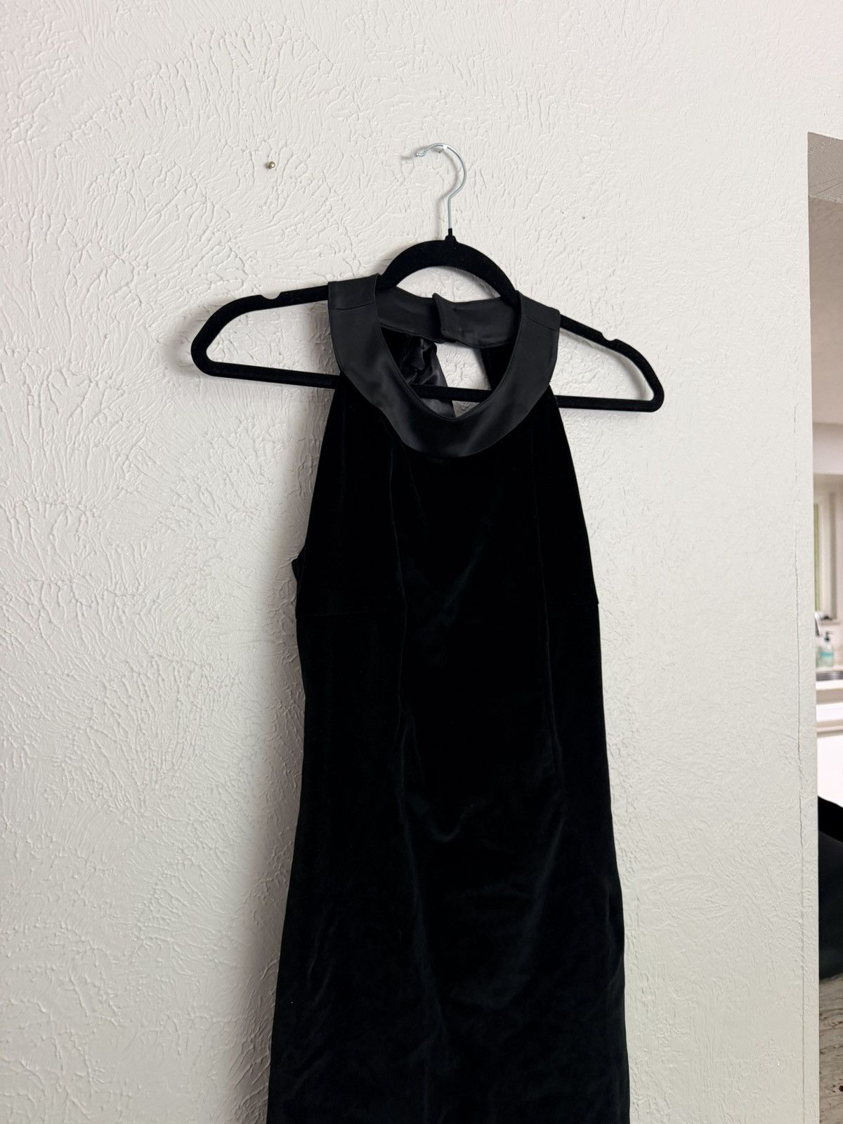 Tara Jarmon Tara Jarmon 90s black velvet open back halter mini dress Size S / US 4 / IT 40 - 6 Thumbnail