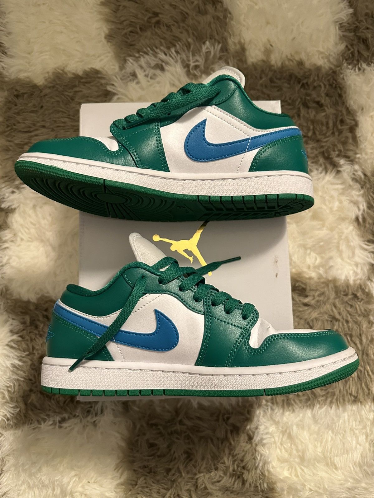 Jordan Brand Jordan 1 low aquatone 7 in women gently used Size US 7 / IT 37 - 2 Thumbnail