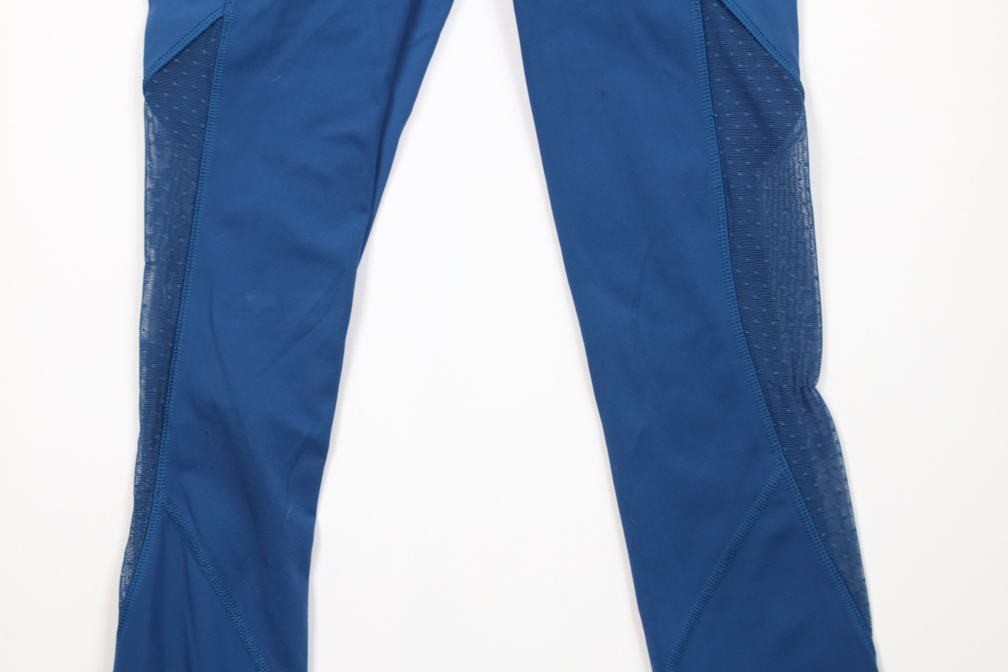 Lululemon Lululemon Training Polka Dot Cropped Yoga Pants Leggings Size 26" / US 2 / IT 38 - 3 Thumbnail