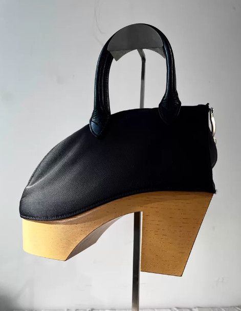 Masaki Matsushima Masaki Matsushima Shoe-Style Wooden Base Tote Bag Size ONE SIZE - 1 Thumbnail