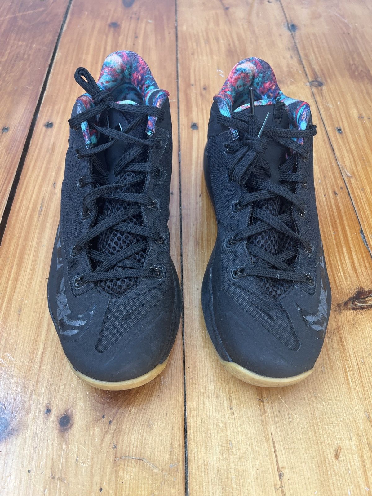 Nike Nike LeBron 11 Low Black Gum, Size 11 Men’s Size US 11 / EU 44 - 3 Thumbnail