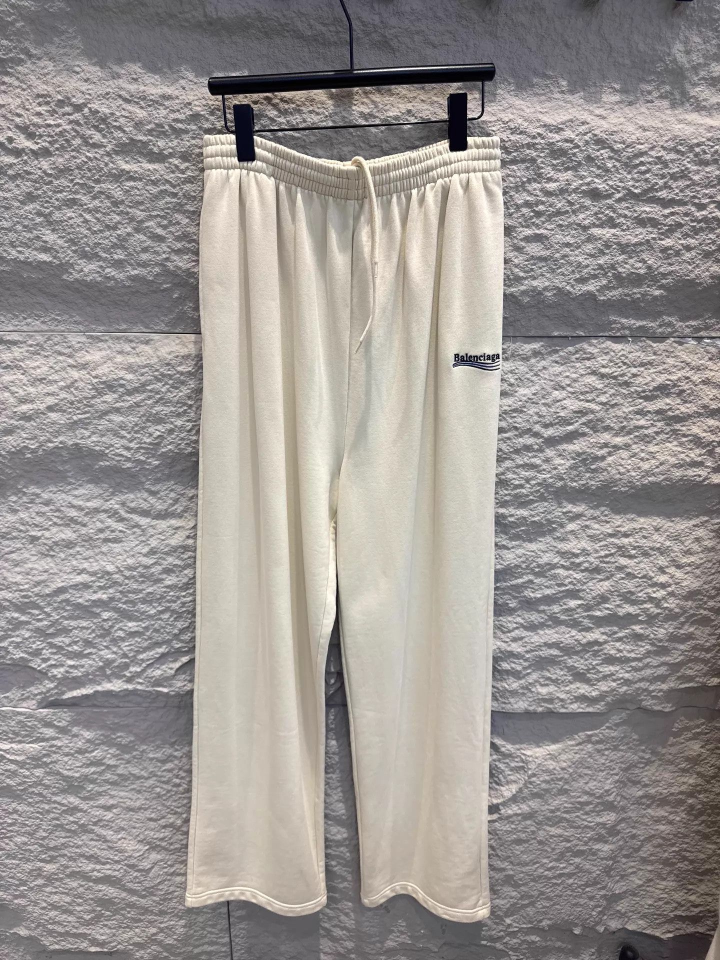 Balenciaga Balenciaga Cream Embrd Logo Relaxed Track M Unisex Size 27" / US 4 / IT 40 - 1 Thumbnail