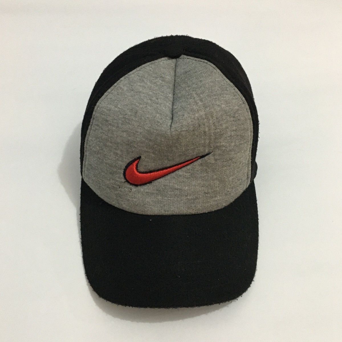 Nike Vintage Nike Swoosh Fitted Hat Size ONE SIZE - 1 Thumbnail