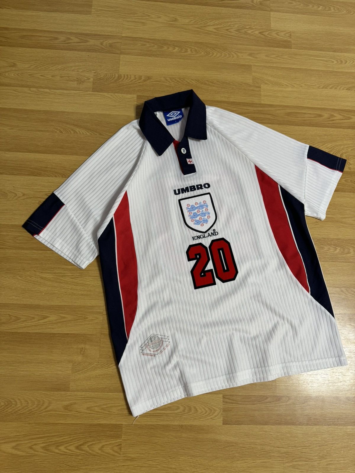 Umbro × Vintage Umbro 1998 England 'World Cup' Home Shirt Owen #20 Size US L / EU 52-54 / 3 - 6 Thumbnail