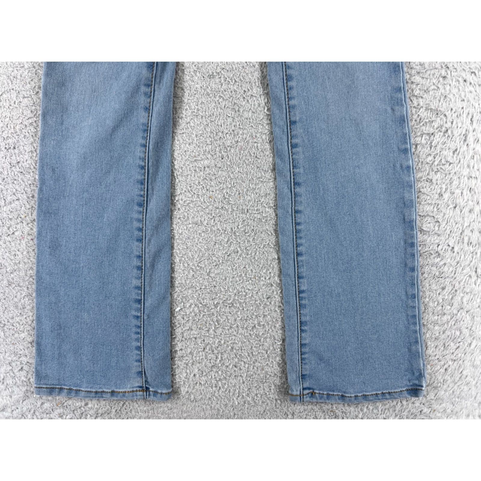 Vintage No Boundaries Jeans Juniors 1 Blue Denim Bootcut Light Wash 5-Pocket Embroidered Stretch Regular Cotton Blend Women's Jeans (Low Rise) - 29in Inseam Size 25" / US 0 / IT 36 - 2 Thumbnail