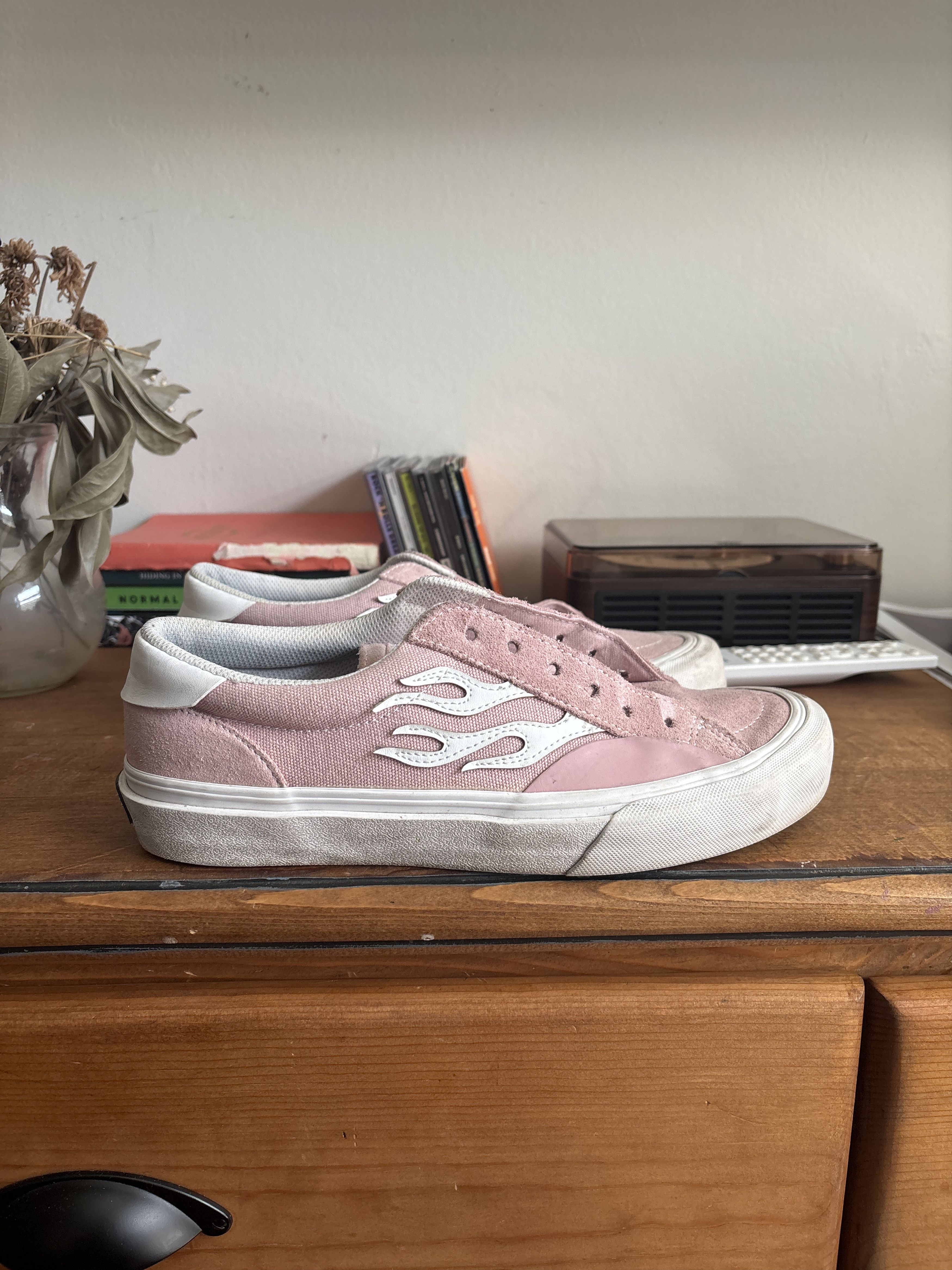 STRAYE Straye pink skater shoe Size US 8.5 / EU 41-42 - 1 Thumbnail