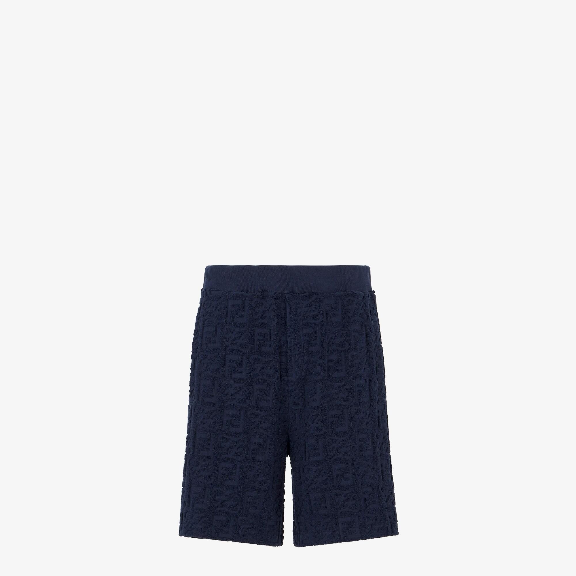 o1loc1c0124 Bermudas in Blue