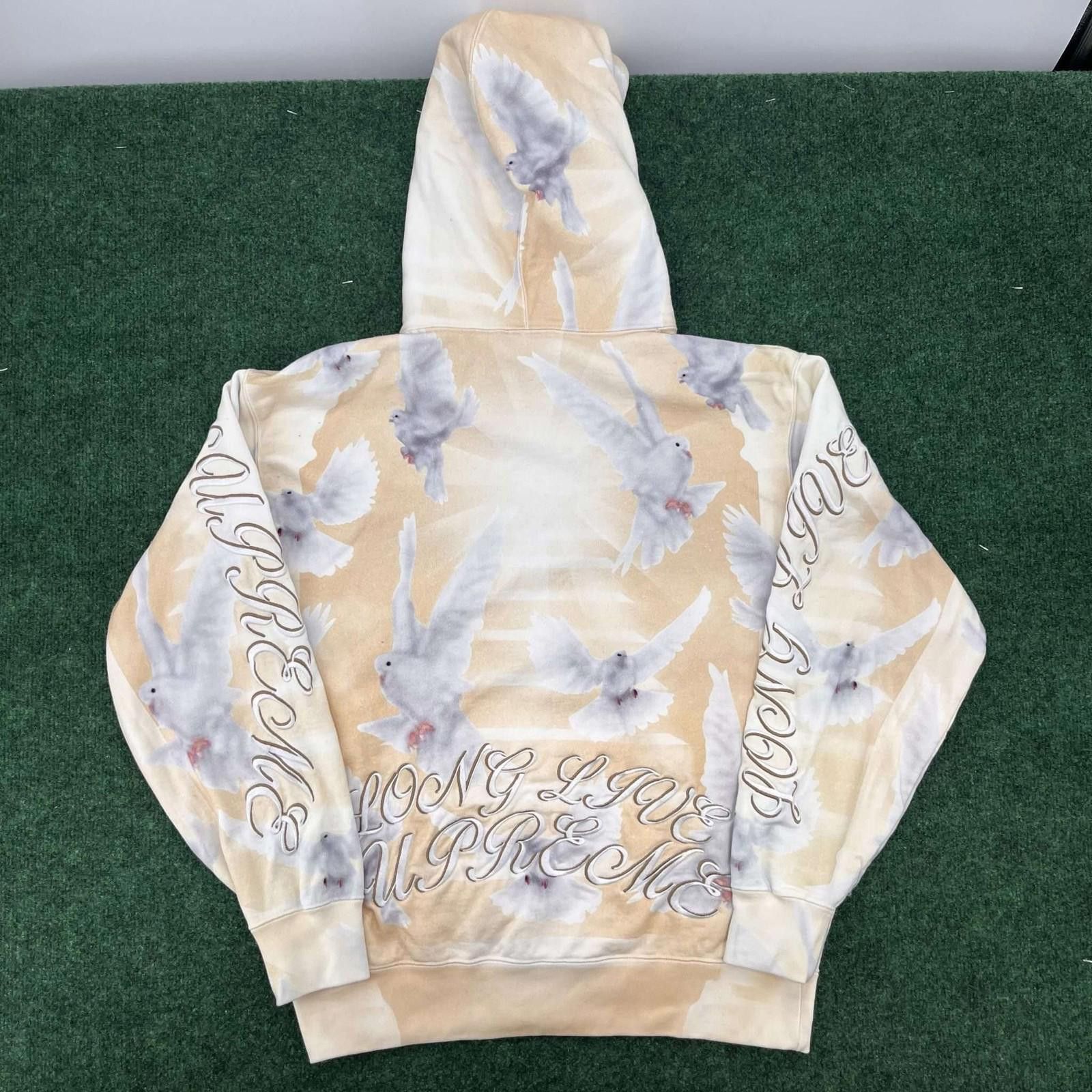 Supreme Supreme Doves Hooded Sweatshirt Tan S Used Size US S / EU 44-46 / 1 - 11 Thumbnail