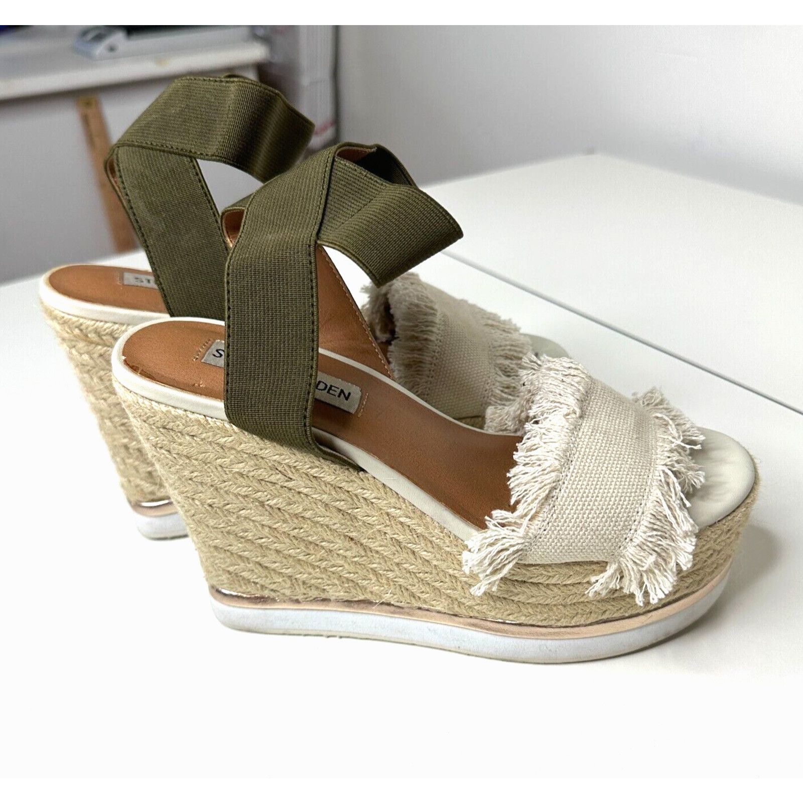 Steve Madden Steve Madden Wedge Beige Canvas Green Ankle Espadrilles 5.5 Size US 5.5 / IT 35.5 - 1 Thumbnail