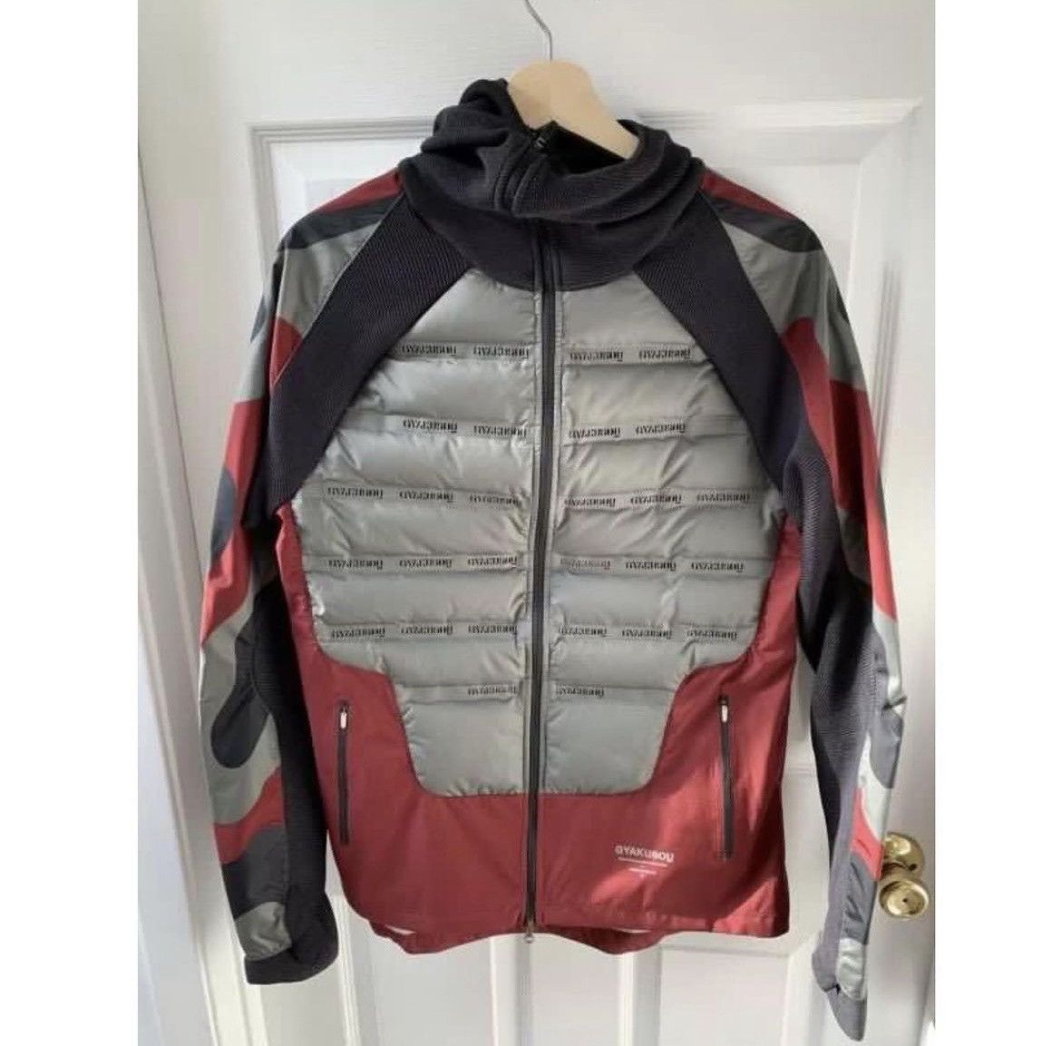 Gyakusou shield jacket hotsell