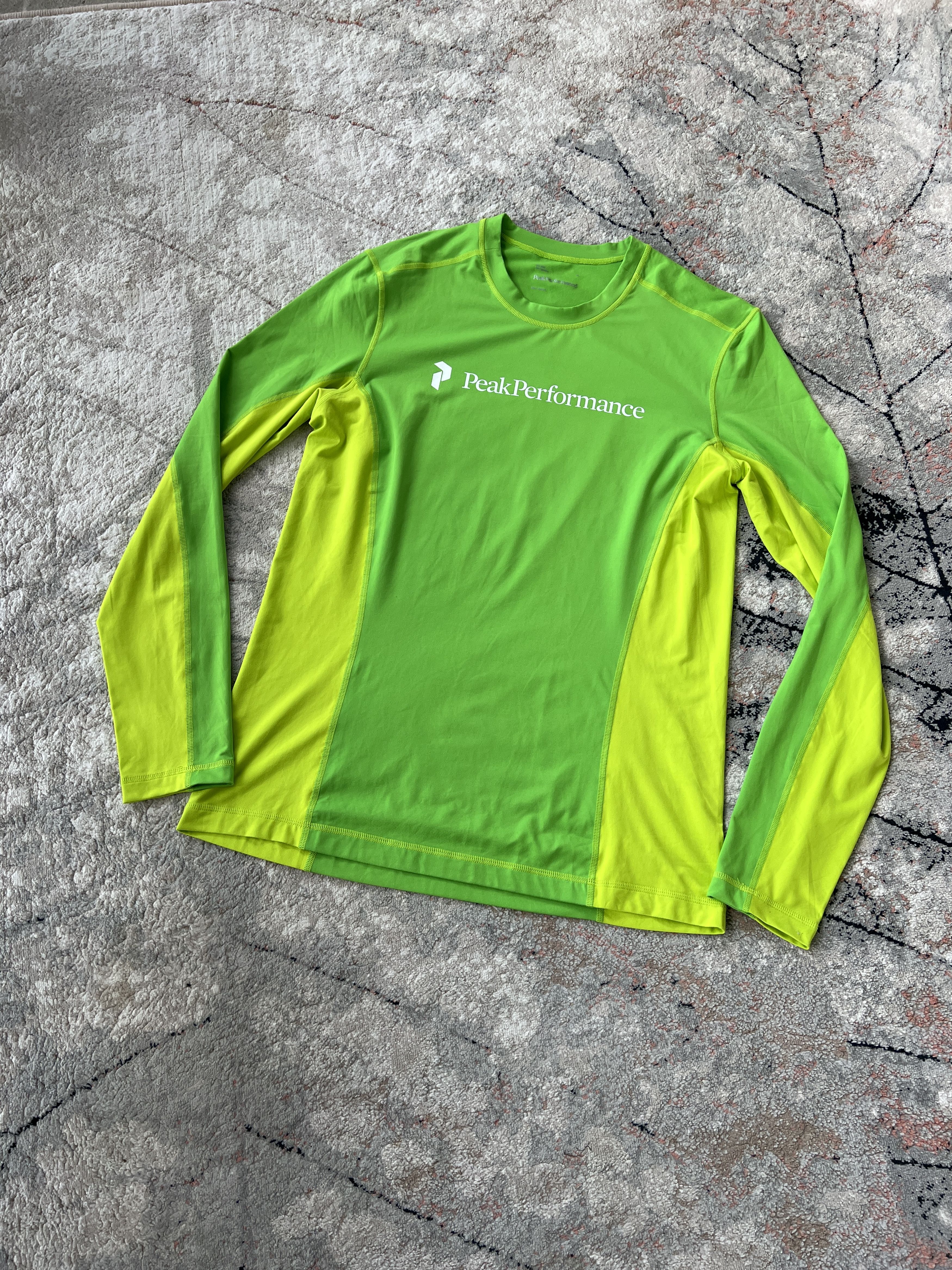 Peak Performance Peak Performance Long Sleeve Size US XL / EU 56 / 4 - 1 Thumbnail
