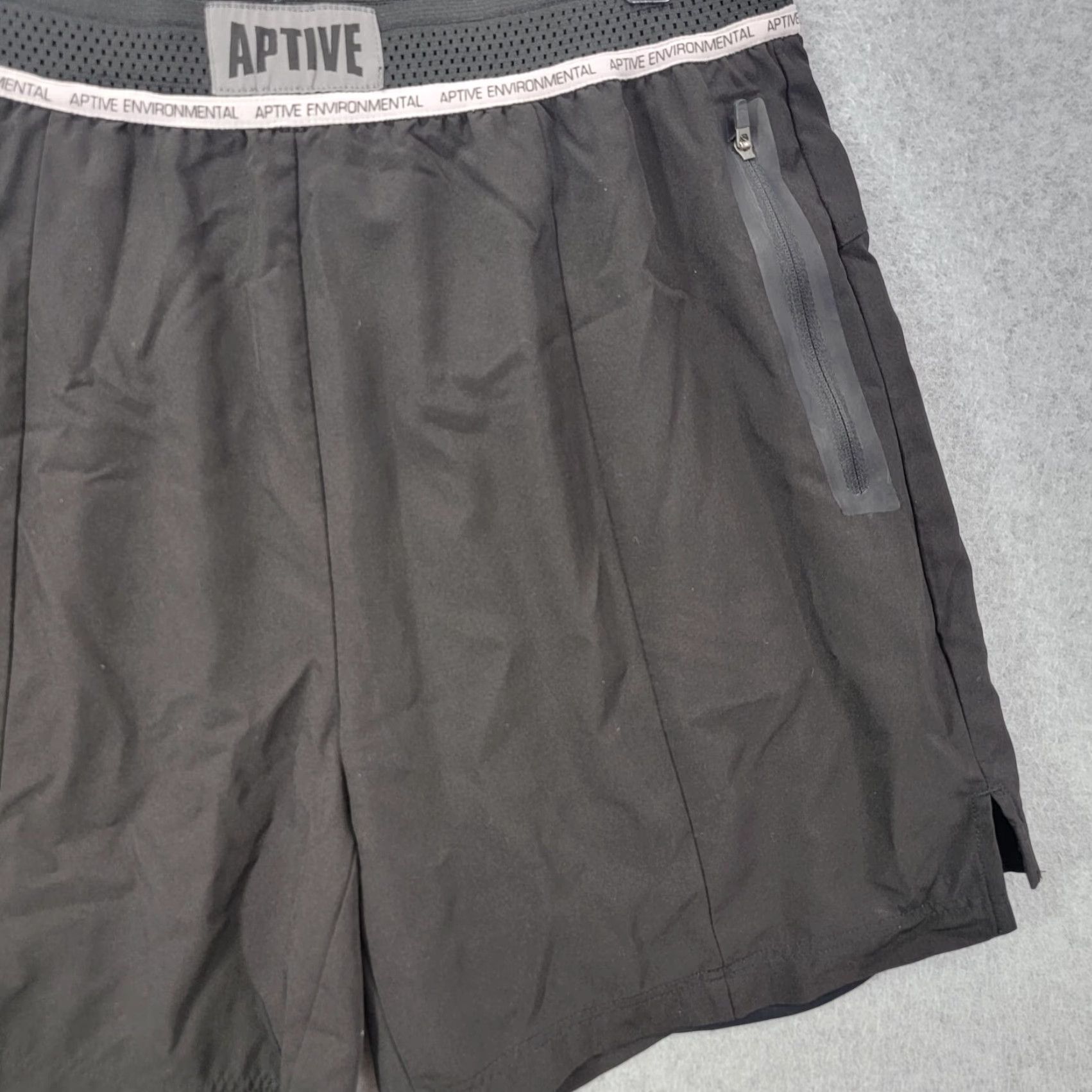 Vintage Aptive Shorts Mens Medium Black gym workout boxing running mmxx environmental Short Bermuda Sports Mens Black Size US 31 - 4 Thumbnail