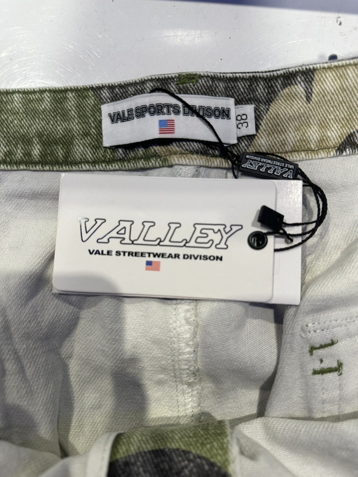 Vale Vale “Soulja Camo” Jorts Shorts Size US 38 / EU 54 - 2 Thumbnail