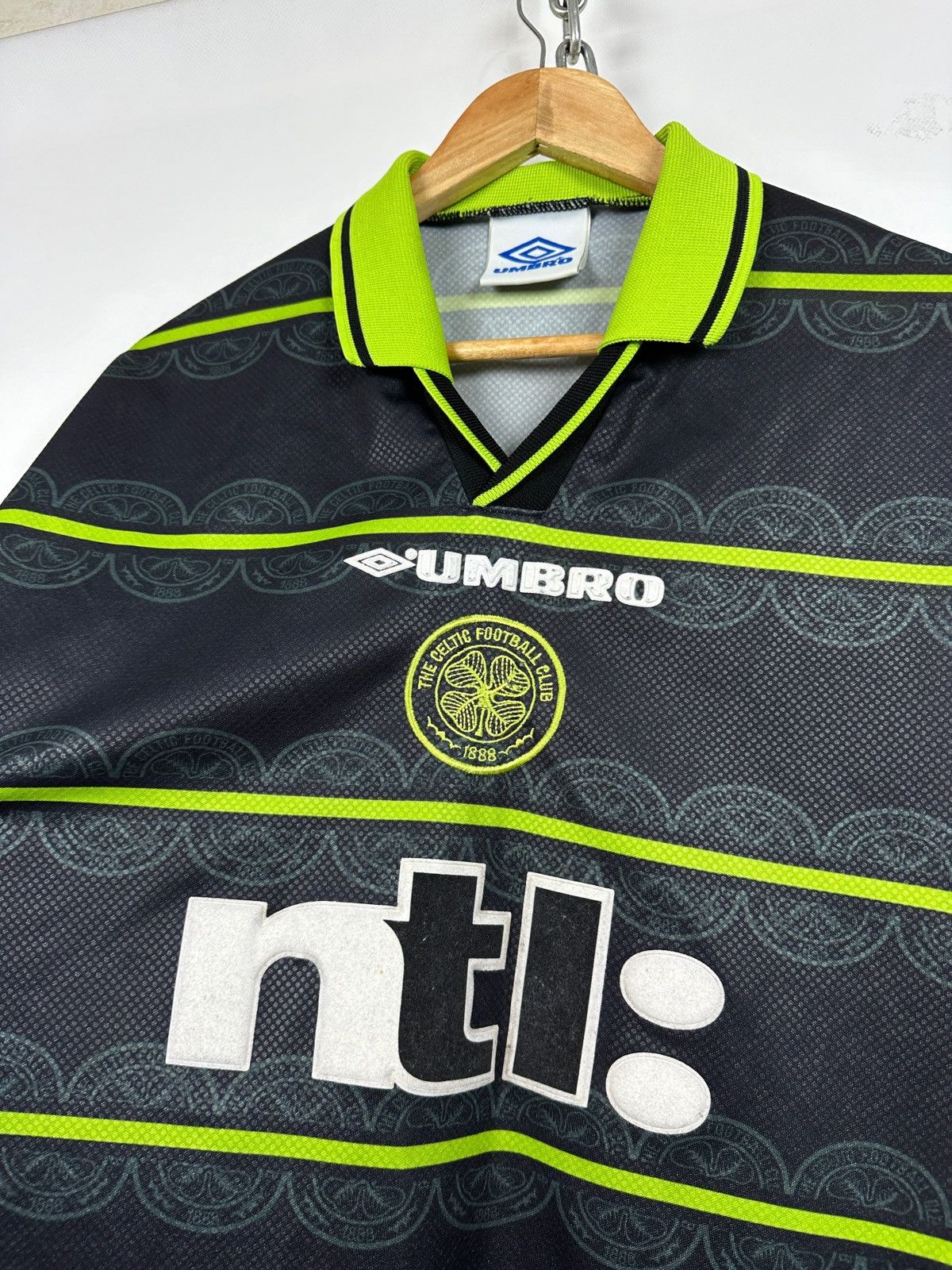 Umbro 1998/99 Umbro Celtic Vintage Soccer Jersey Size US XL / EU 56 / 4 - 9 Thumbnail