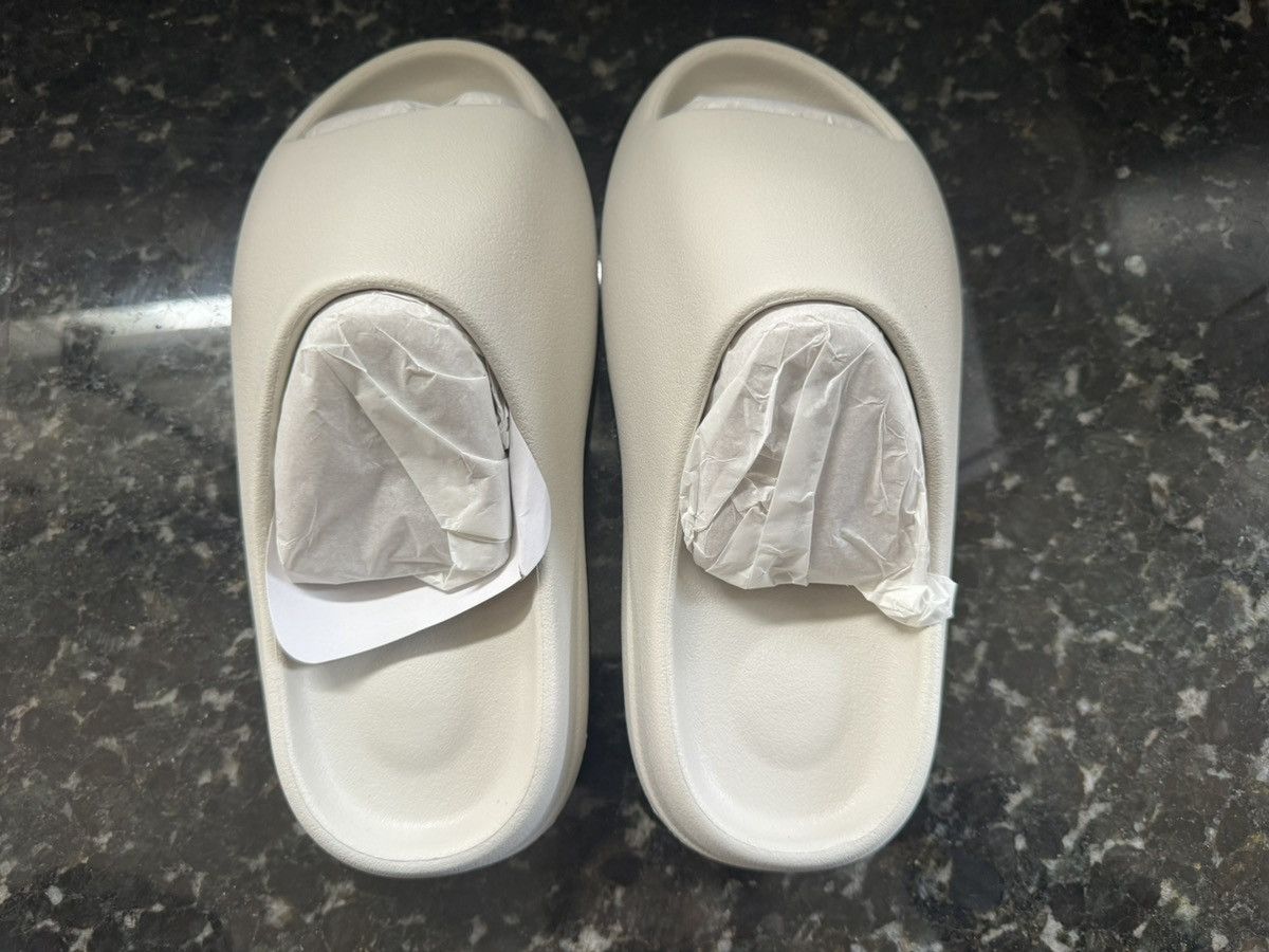 Yeezy Size 6 Cream YS-01 Yeezy Slide NEW Foam Slides Bone Pure Size US 6 / EU 39 - 1 Thumbnail