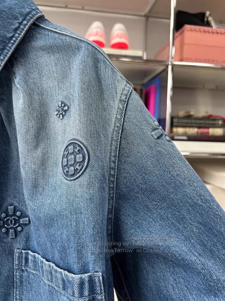 Chanel Chanel 24S camelia relief full-print short denim jacket Size L / US 10 / IT 46 - 5 Thumbnail