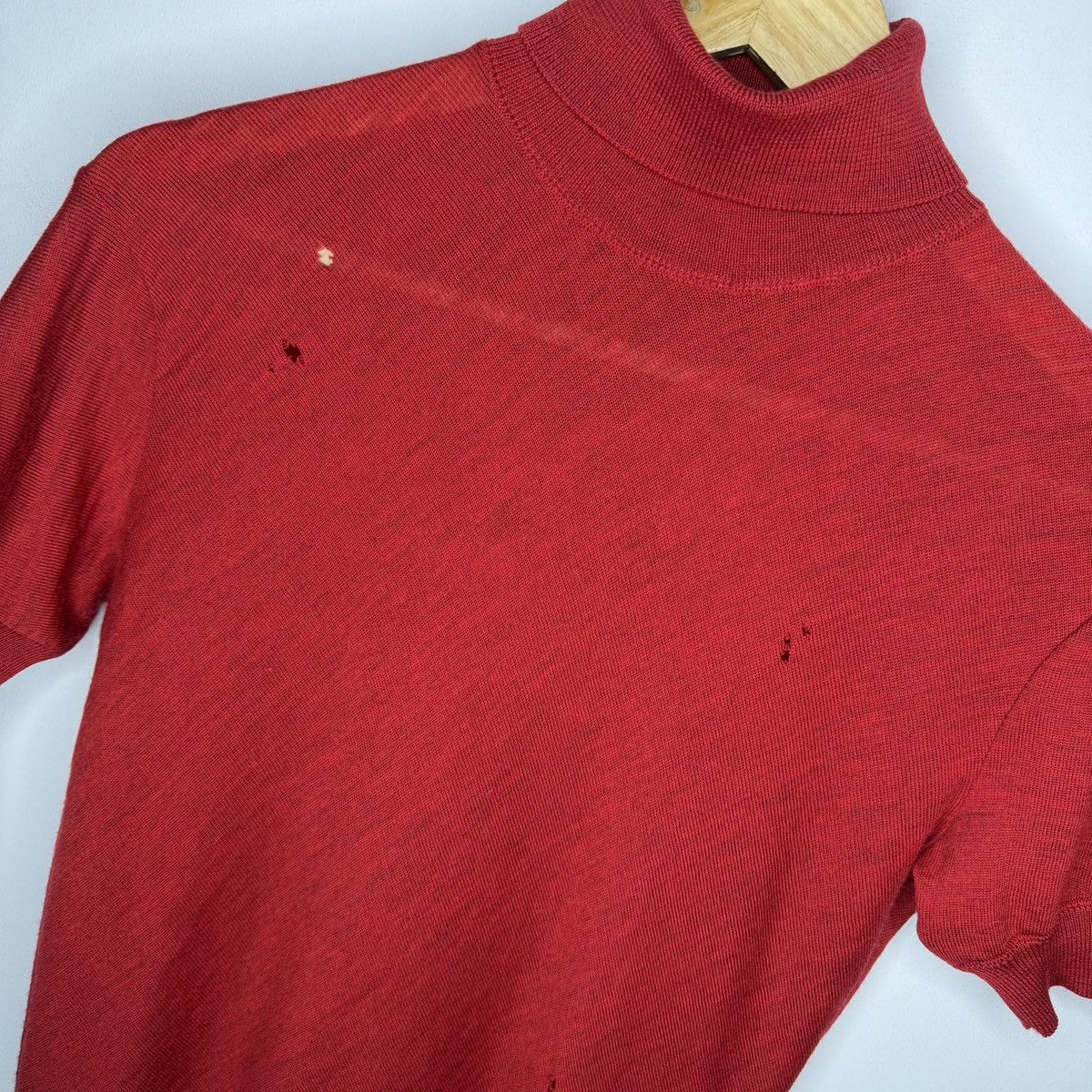 Balenciaga Balenciaga Knit Top Turtleneck Wool Red Distressed Size M / US 6-8 / IT 42-44 - 4 Thumbnail