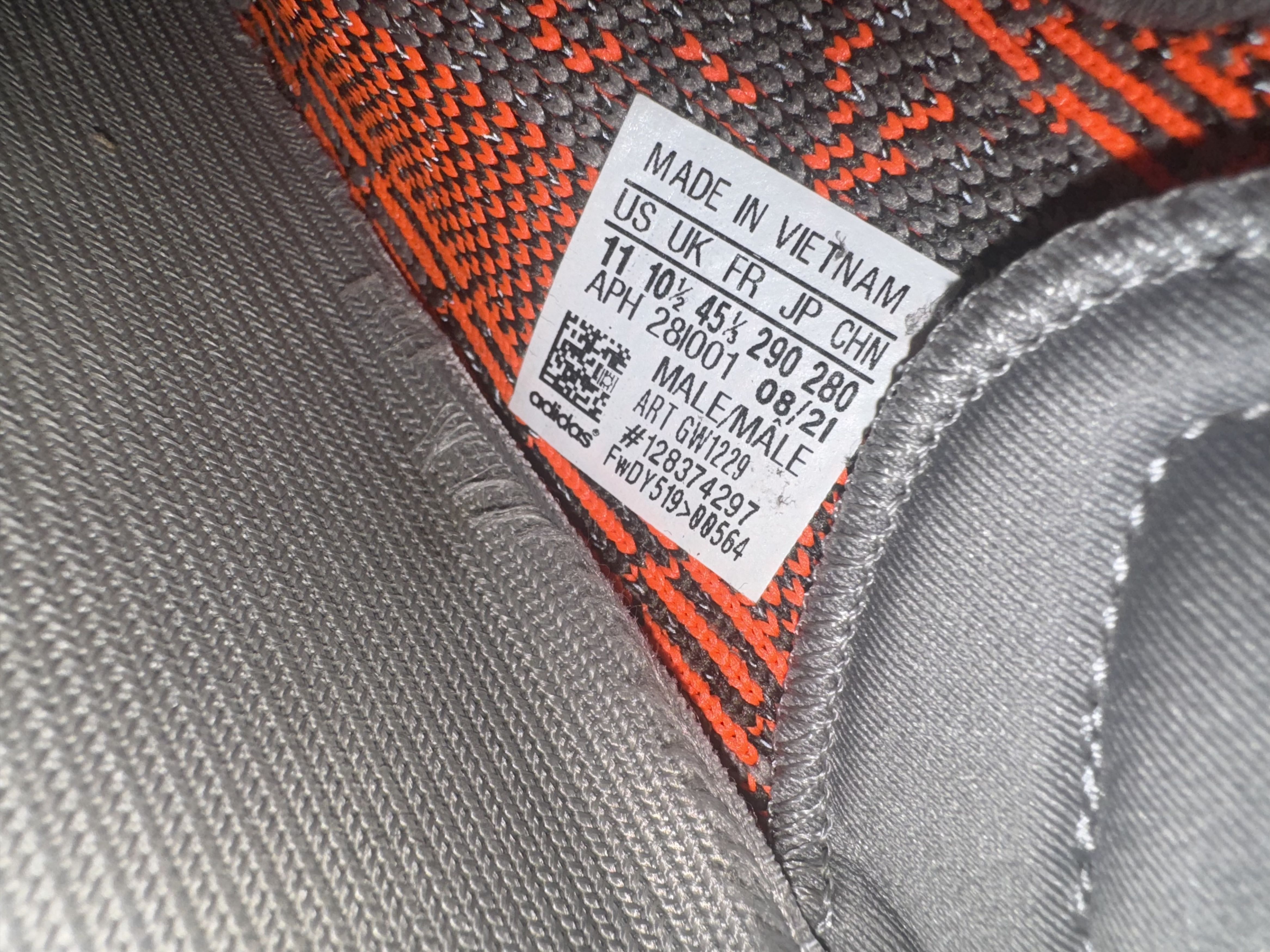 Yeezy Yeezy Boost 350 V2 Beluga Reflective Size US 11 / EU 44 - 5 Thumbnail