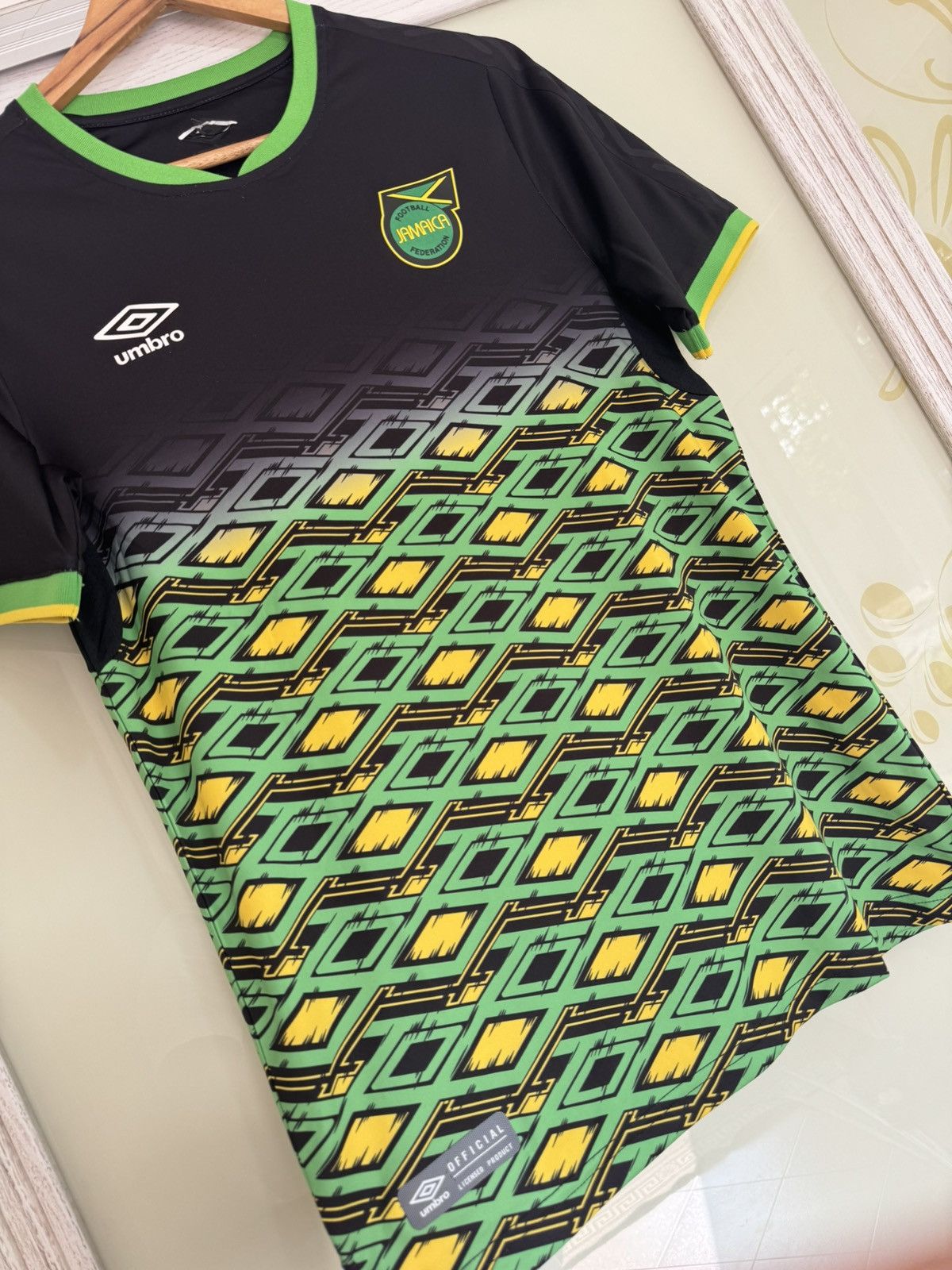 Umbro Jamaica 2018-2020 Away Soccer Jersey Football Kit Shirt Size US S / EU 44-46 / 1 - 6 Thumbnail