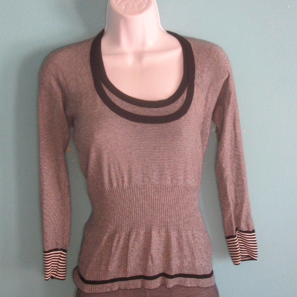 GF Ferre GF Gianfranco Ferre Italian Sweater Top About Size XS Size XS / US 0-2 / IT 36-38 - 10 Thumbnail