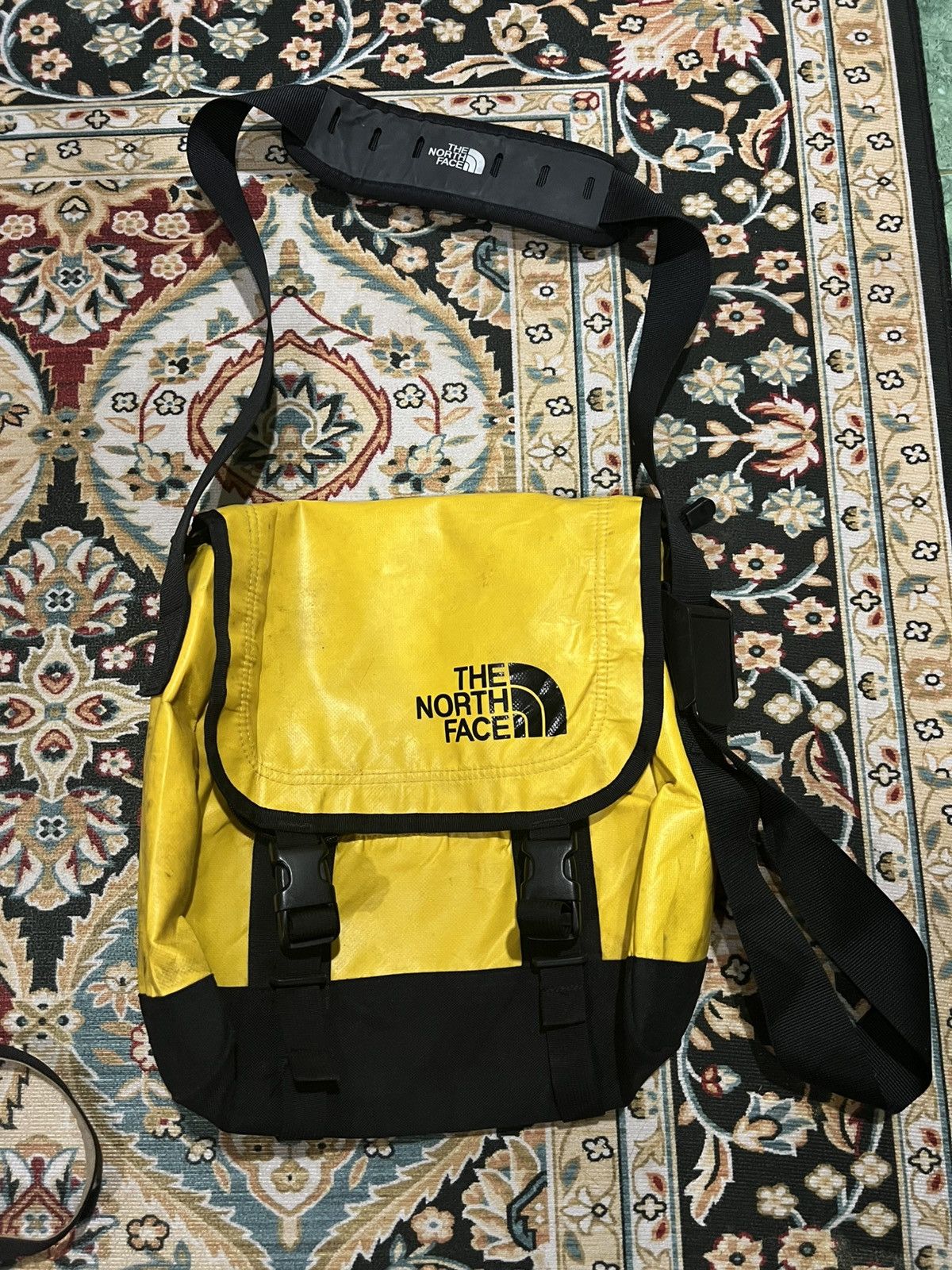 The North Face × Vintage Vintage The North Face Cross Body Bag Waterproof Messenger Size ONE SIZE - 2 Thumbnail