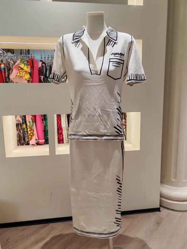 Fendi Fendi California Sky Series Black and White Striped Knit S Size XS / US 0-2 / IT 36-38 - 1 Thumbnail