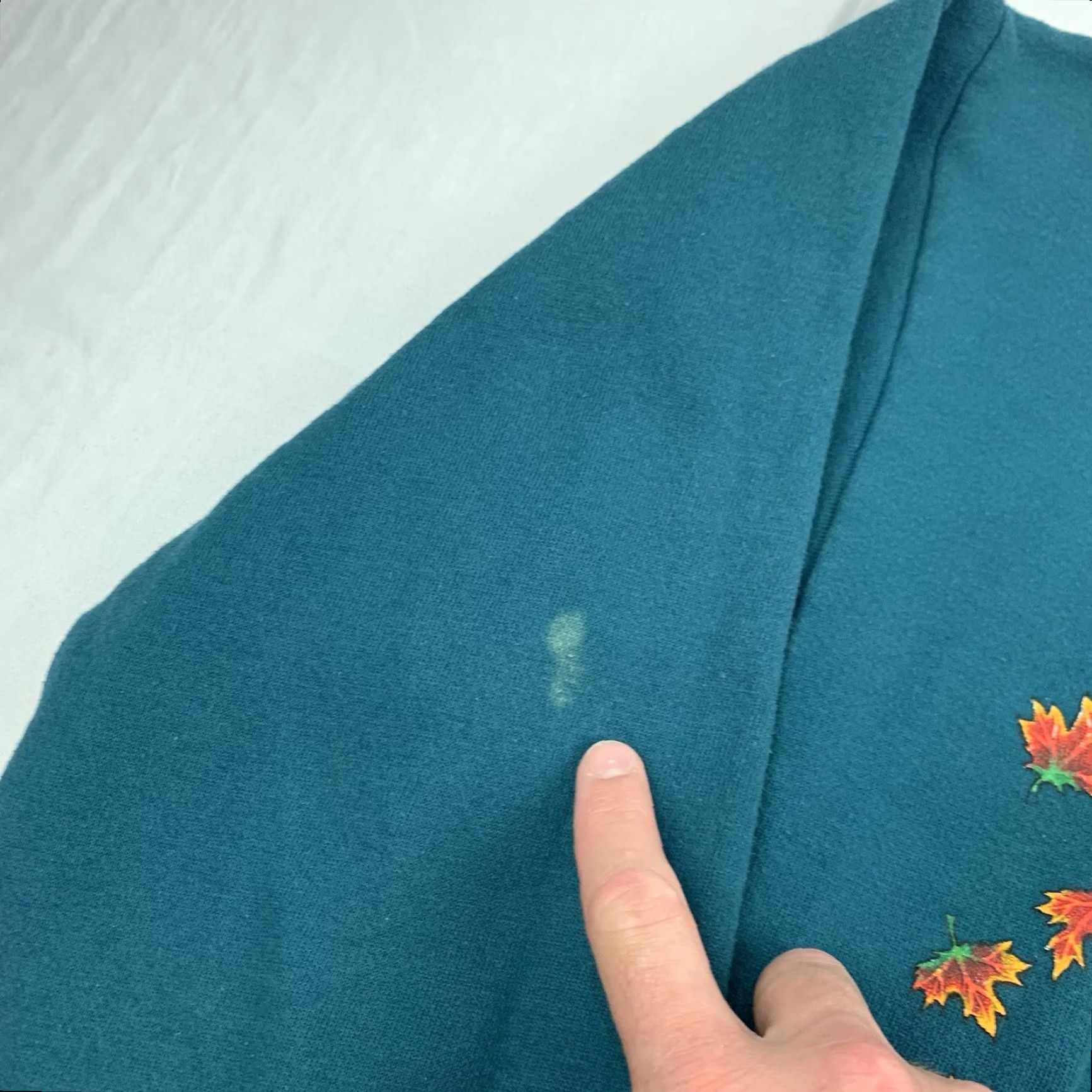 Jerzees VINTAGE Jerzees Sweatshirt Shirt Men M Green 90s Nature Fall Log Cabin Pullover Crew Neck Small Bleach Stains Included Size US M / EU 48-50 / 2 - 5 Thumbnail