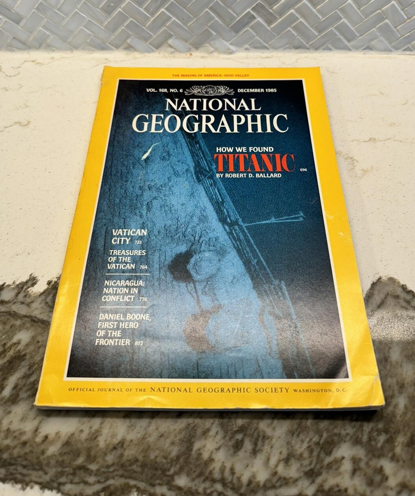 Designer Vintage National Geographic December 1985 How Found Titanic Size ONE SIZE - 2 Thumbnail