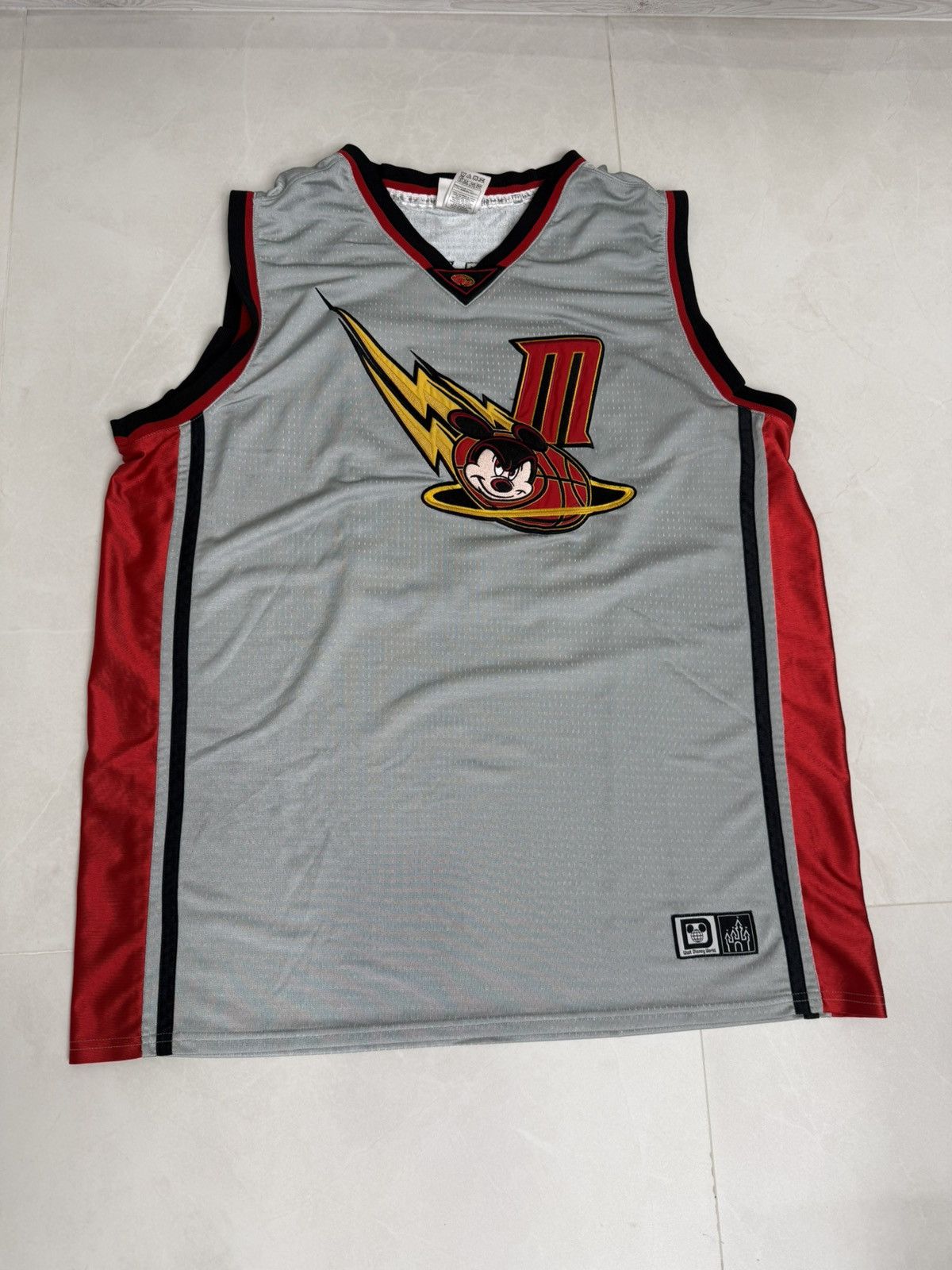 Mickey Mouse Walt Disney World Mickey Mouse Basketball Jersey #28 Size US XL / EU 56 / 4 - 1 Thumbnail