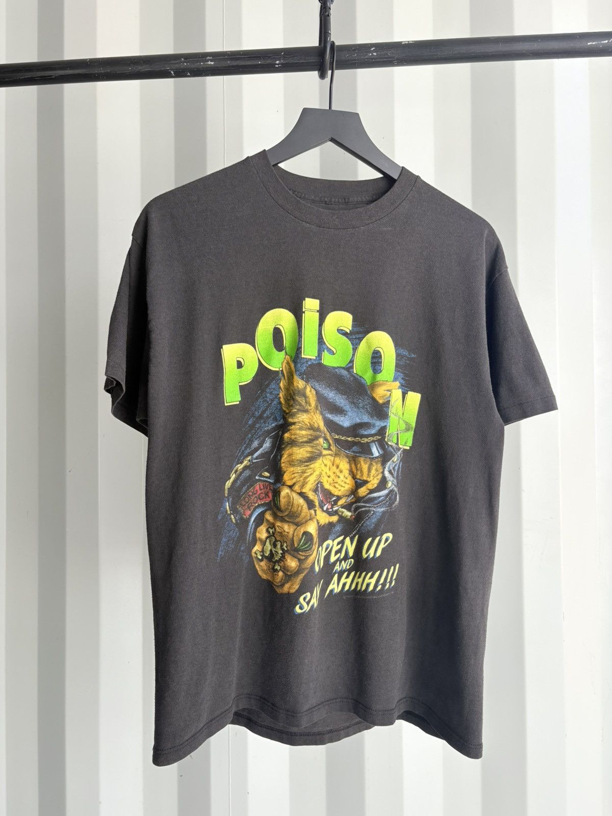 Band Tees Thrashed Poison Open Up Faded Distressed ERD GRUNGE Size US XL / EU 56 / 4 - 1 Thumbnail