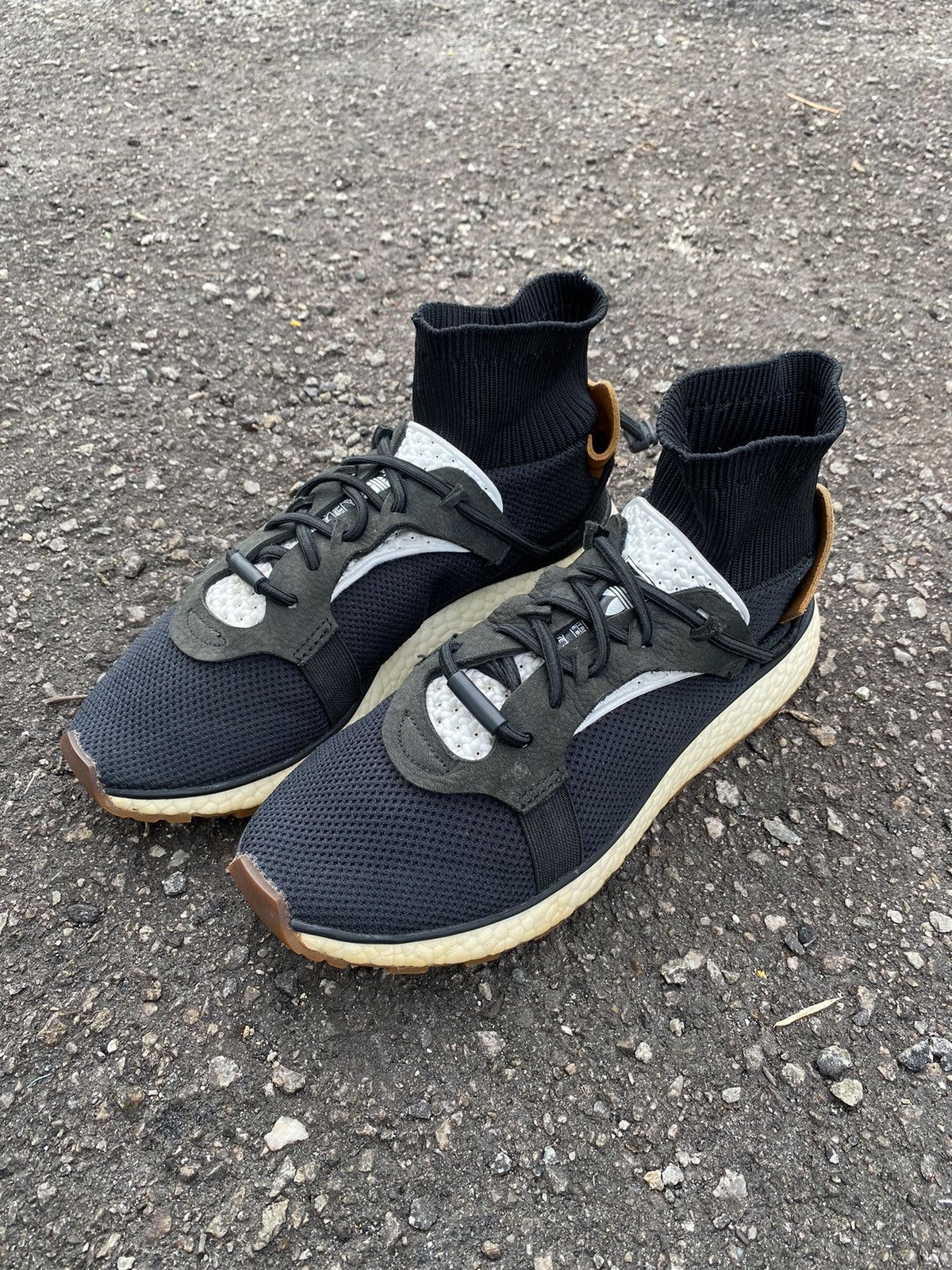 Adidas × Alexander Wang Adidas AW Alexander Wang Run Black Size US 8.5 / EU 41-42 - 2 Thumbnail