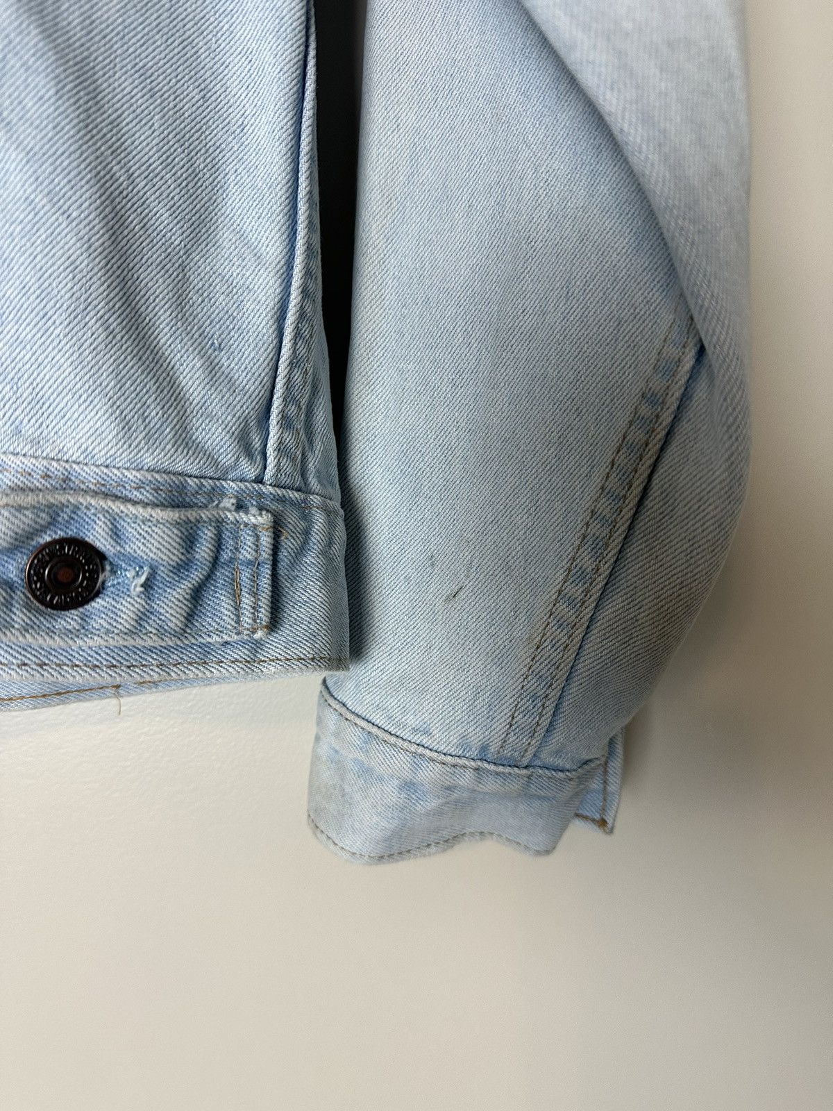Levi's × Vintage Vintage Levi’s Lightwash Denim Jacket Medium Size US M / EU 48-50 / 2 - 5 Thumbnail
