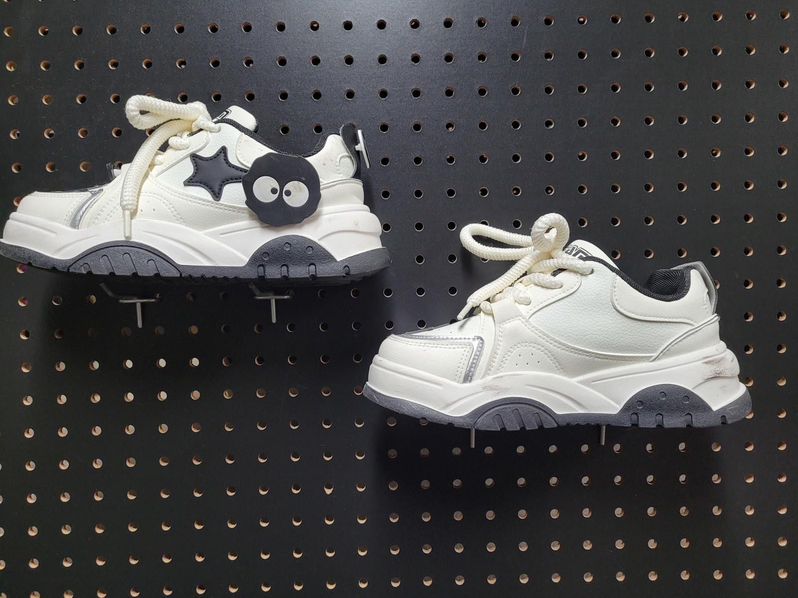 Unknown London Stylish White Sneakers - Act Fast, Grab Yours Now! Size US 5 / EU 37 - 8 Thumbnail