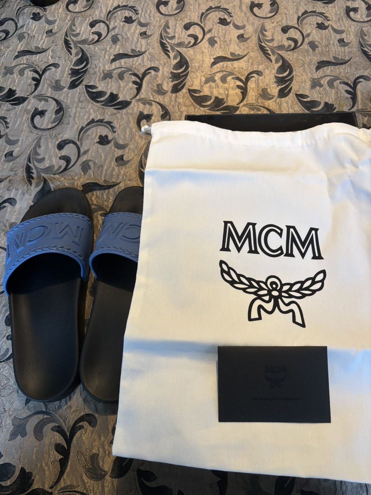 MCM MCM sliders Size US 10 / EU 43 - 4 Thumbnail